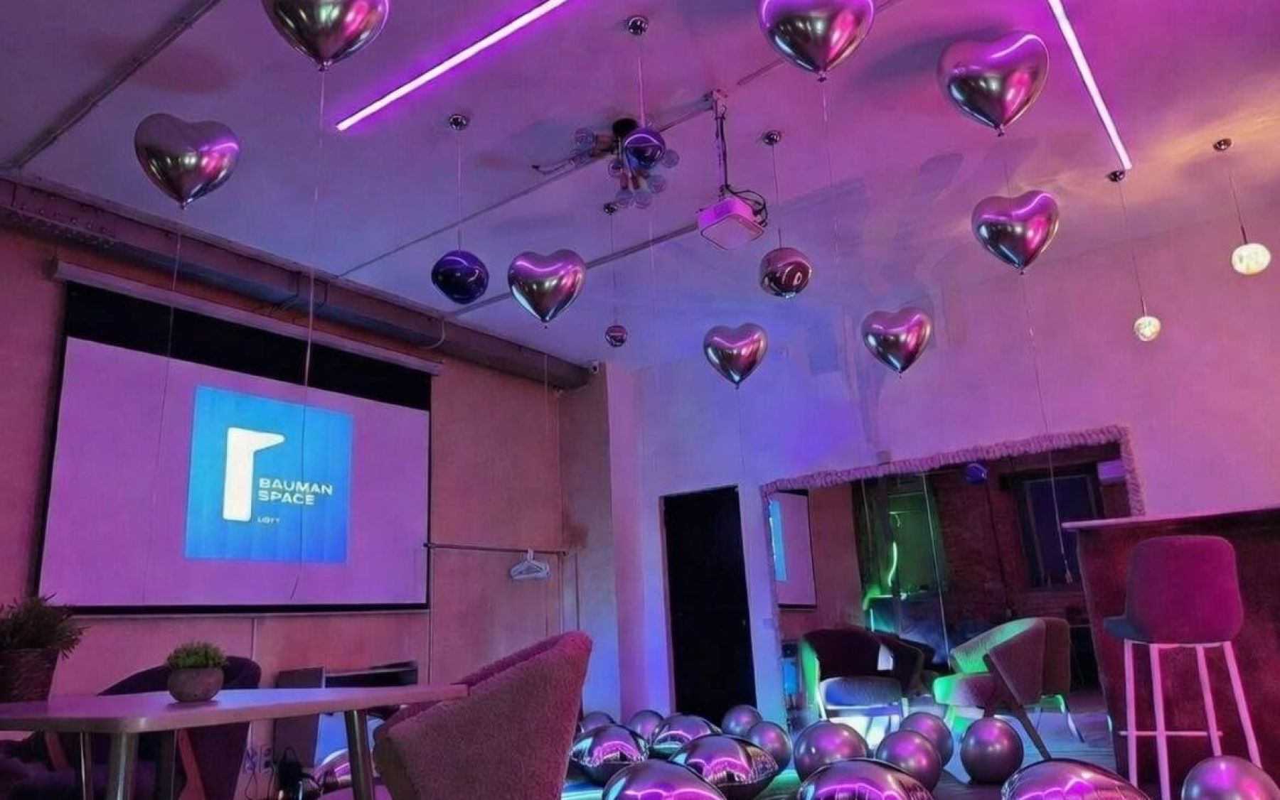 Лофт Флаффи с неоновой подсветкой