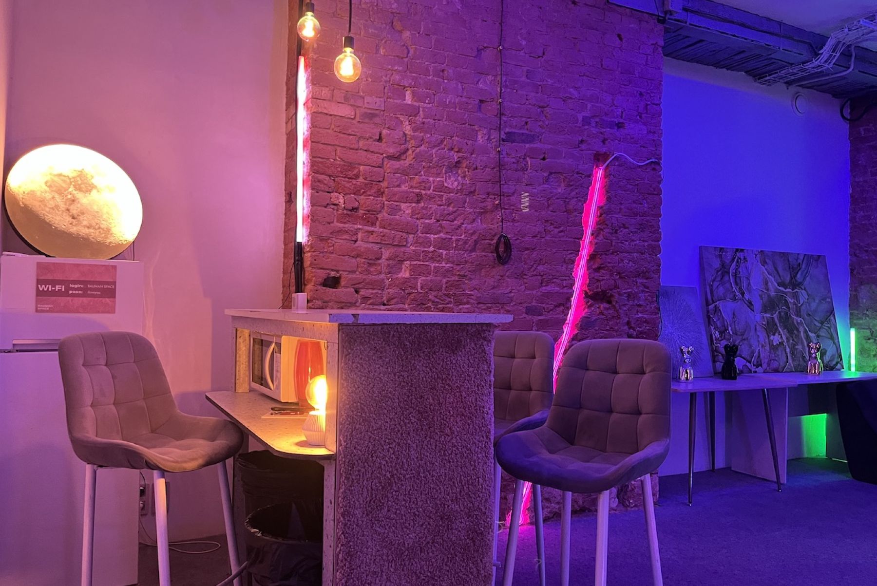 Барная стойка в лофте Флаффи