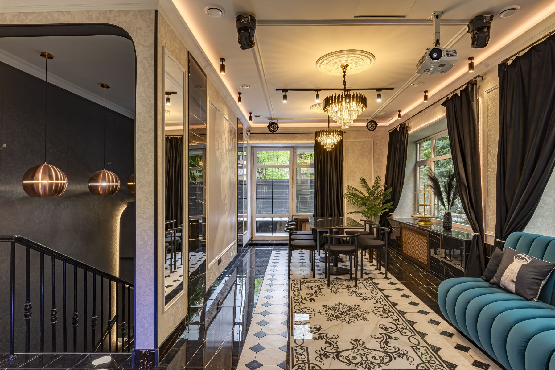 Световые эффекты в Лофте Место