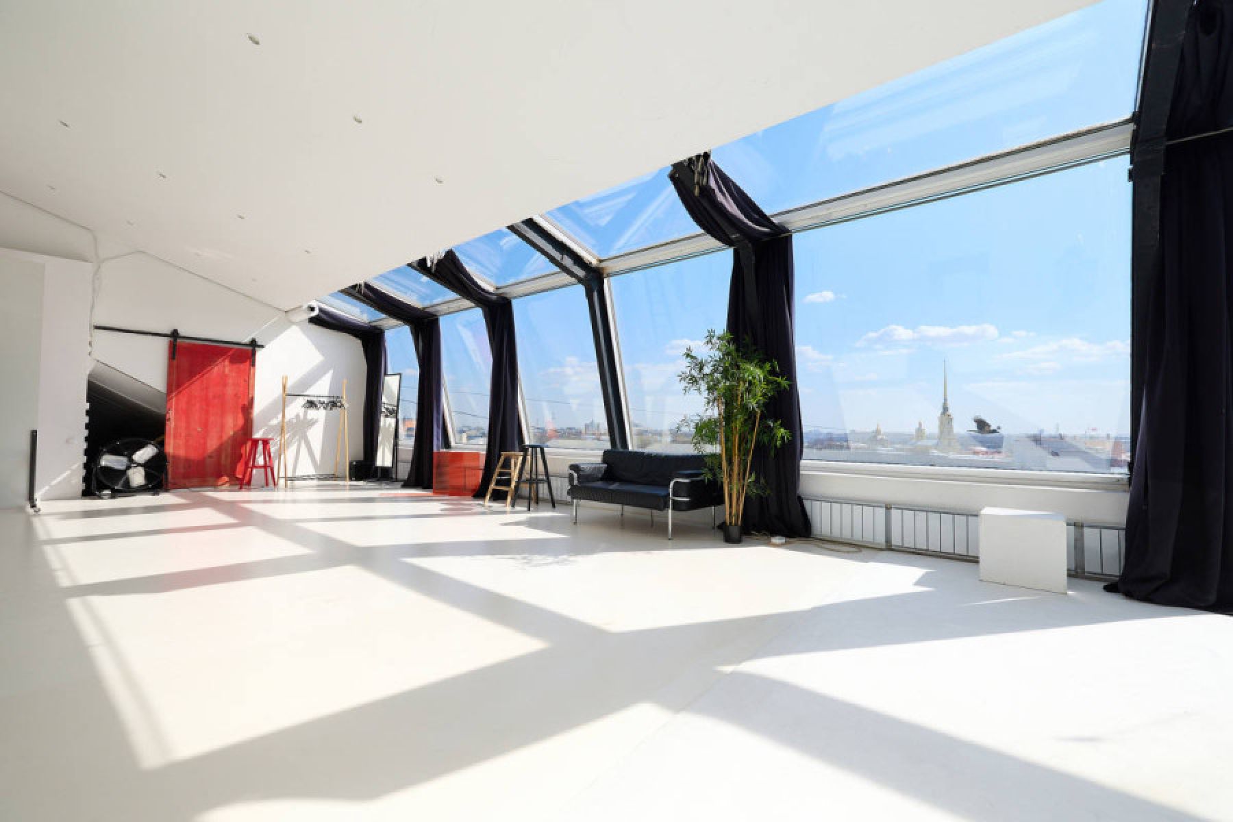 Интерьер зала «Верхний» для мероприятий в Москве