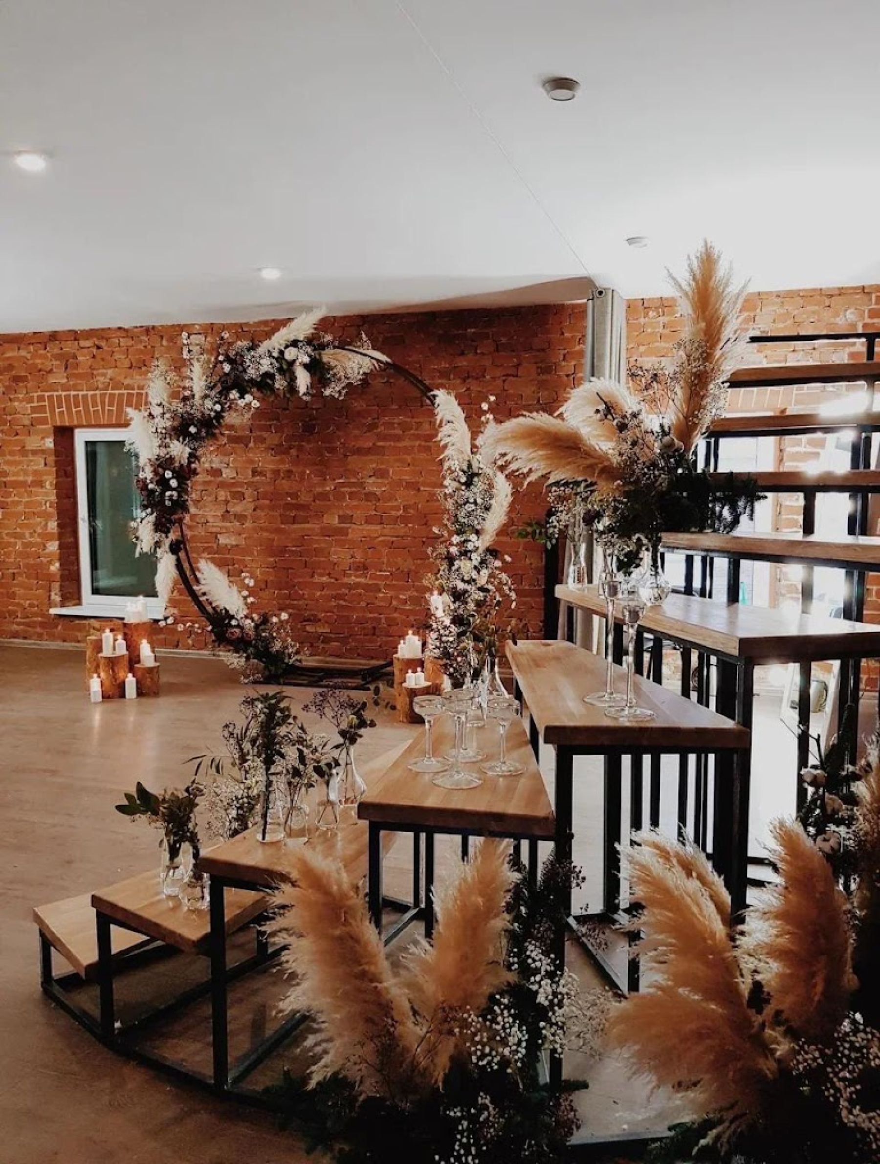 Интерьер банкетного зала «Лофт Толстого»