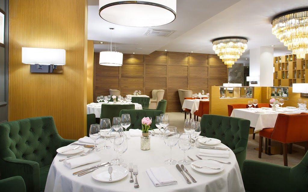 Зал для мероприятий с освещением