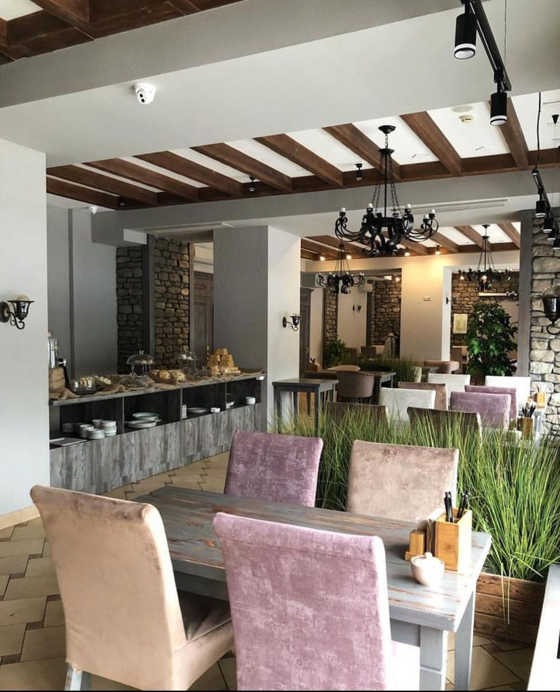 Интерьер банкетного зала "Ферма"