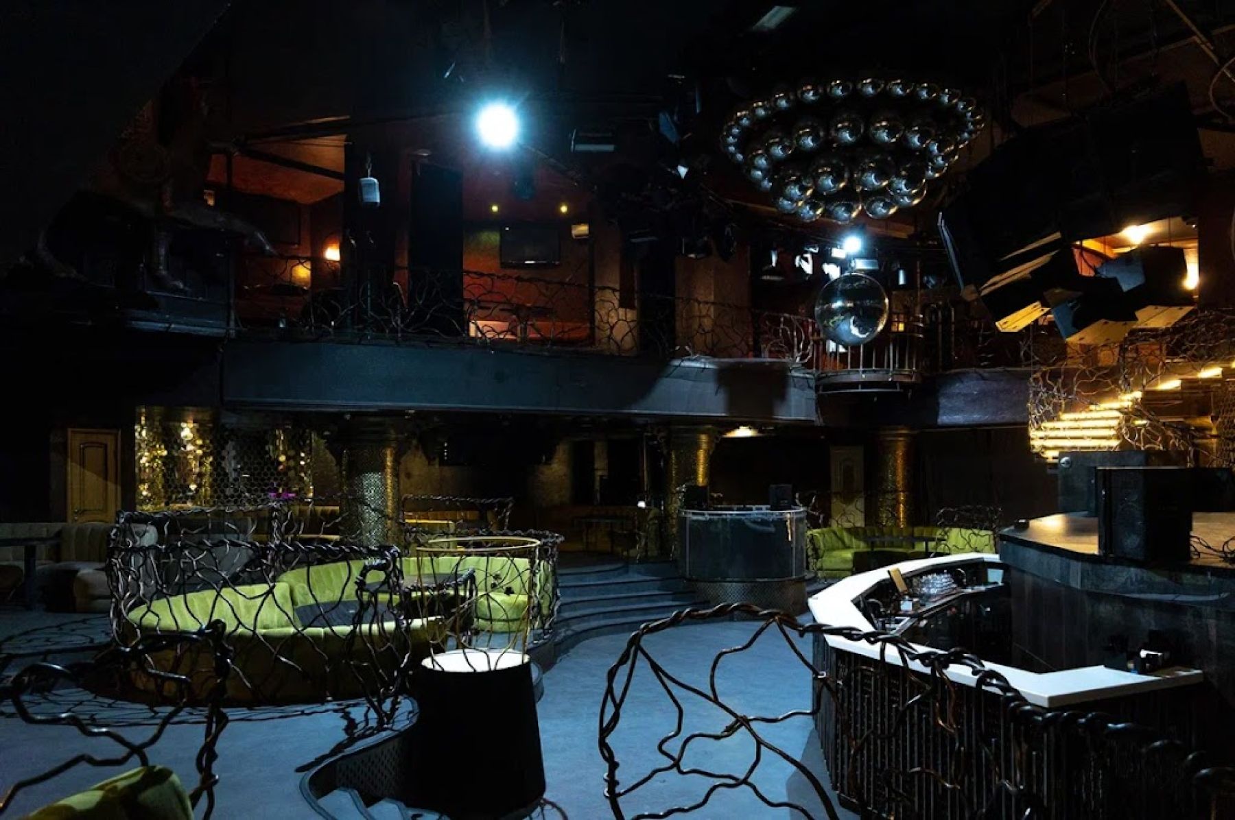 Сцена в банкетном зале Легенда