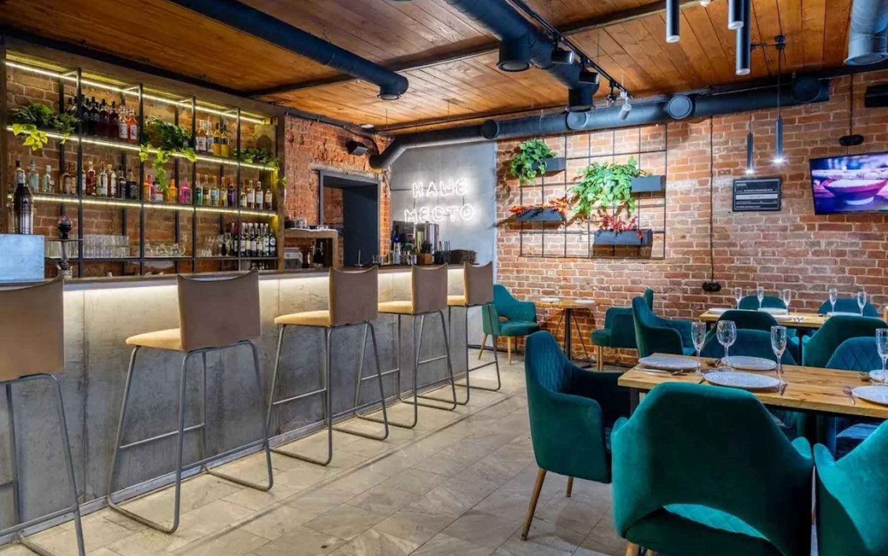 Интерьер ресторана 'Наше место'