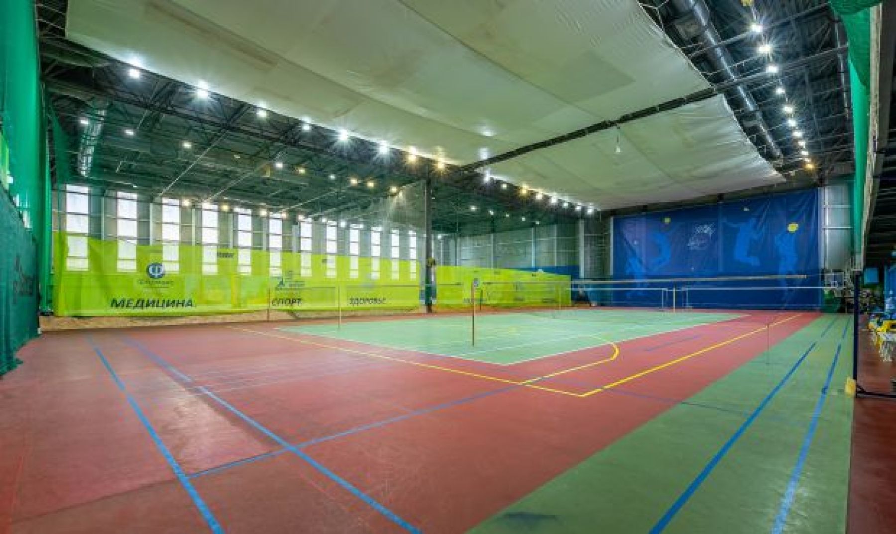 Интерьер площадки для бадминтона в ЦРДС Зенит, Москва