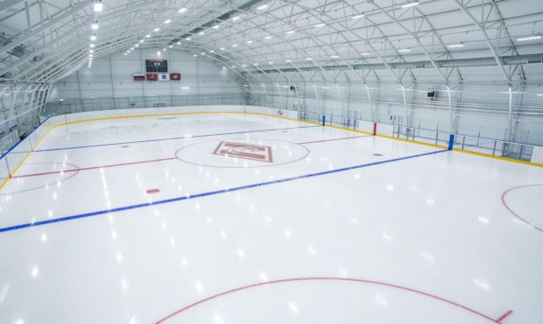 Тренировка на ледовой арене Академии Спартак