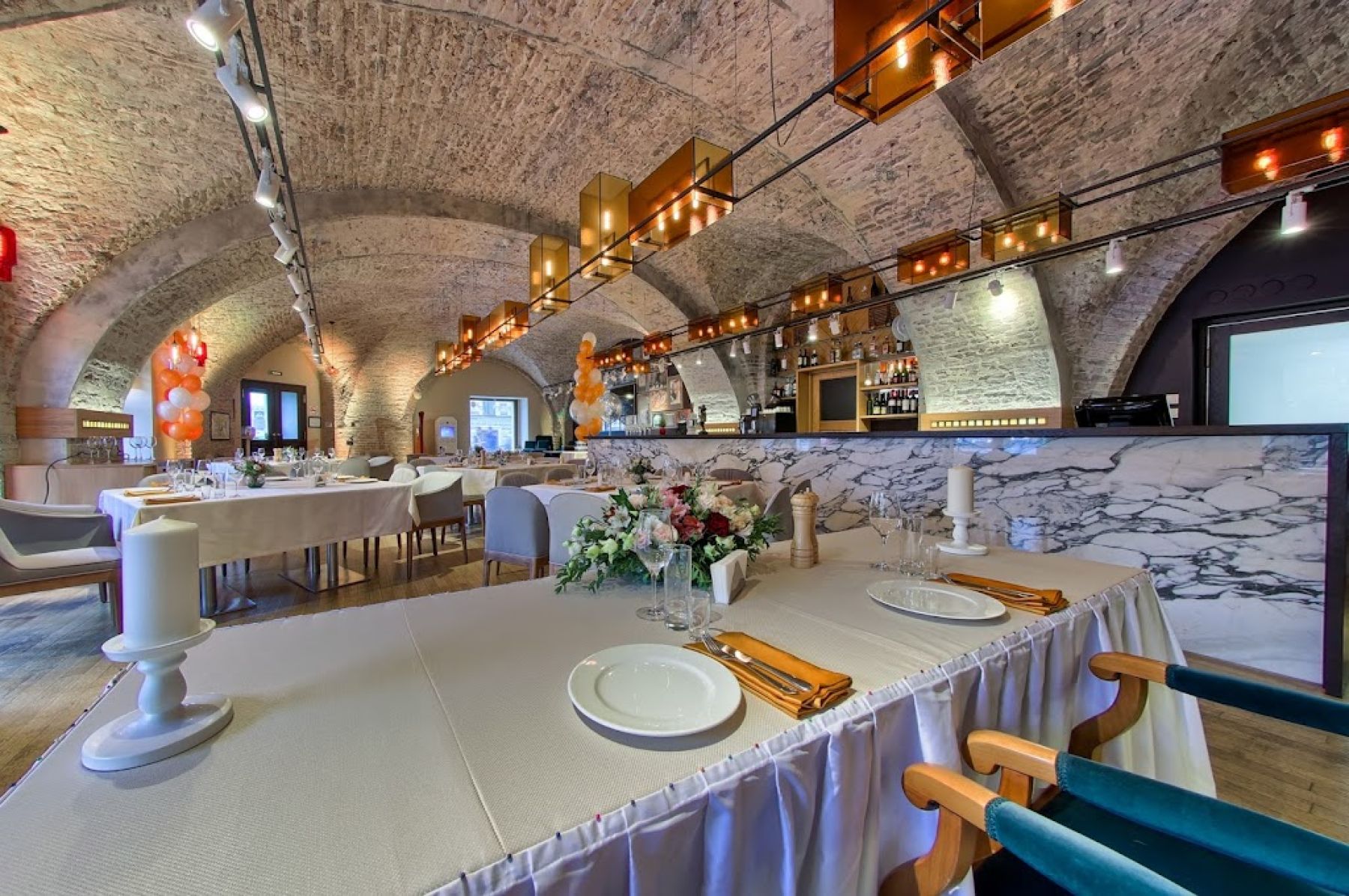 Музыкальное оборудование в ресторане Teatro