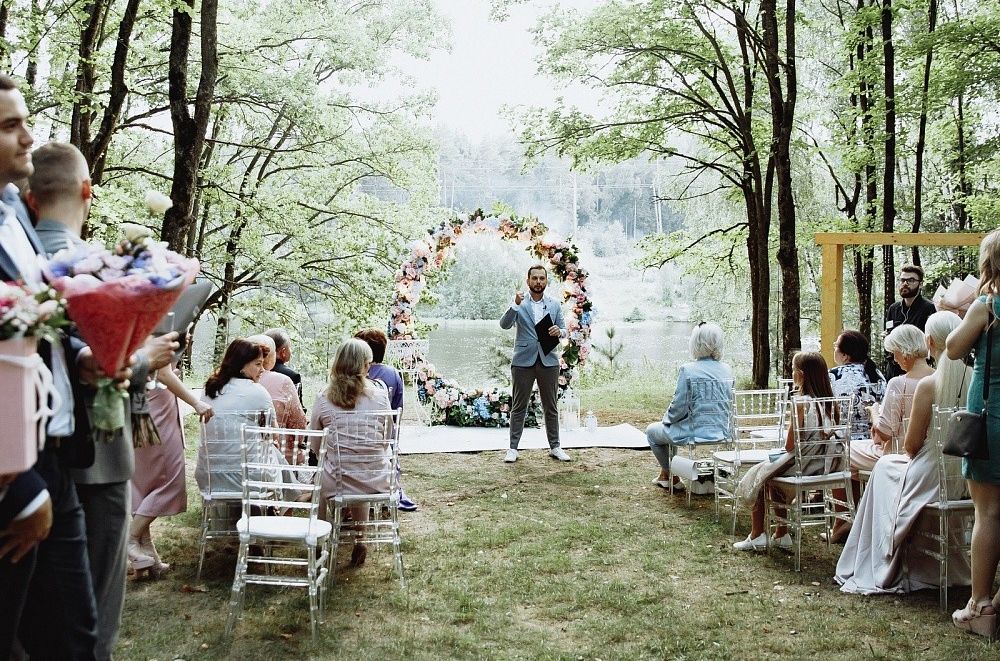 Живописный вид на водоём с площадки «Горкий холидей»