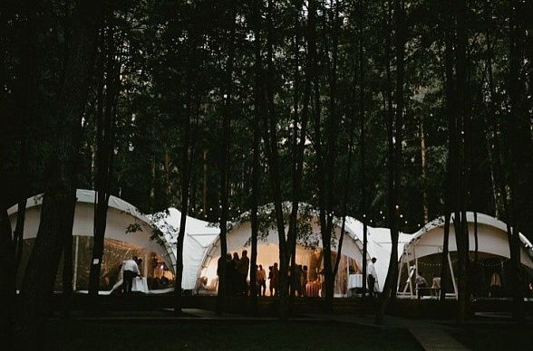 Внутренний вид шатра для свадебных мероприятий