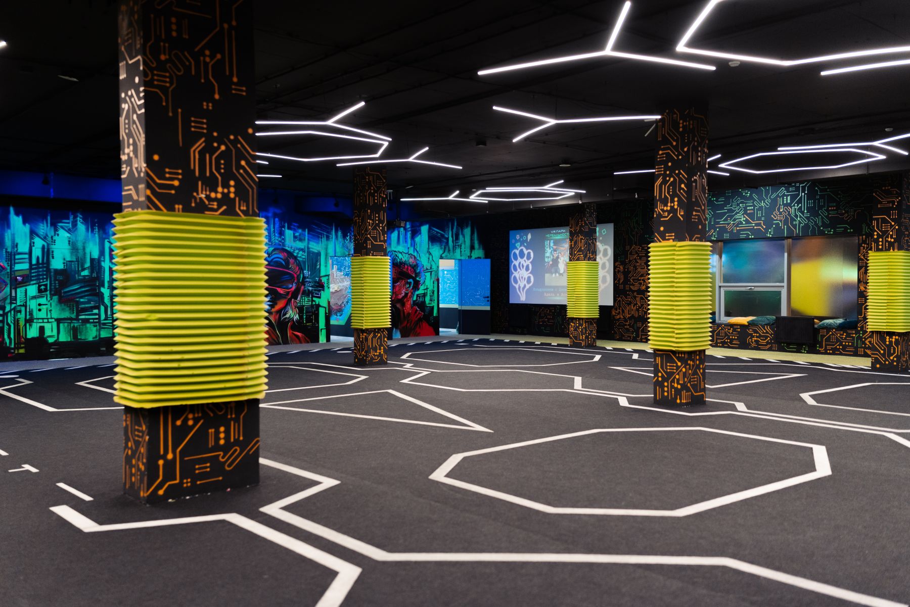 Панорамные окна и светлые помещения для мероприятий