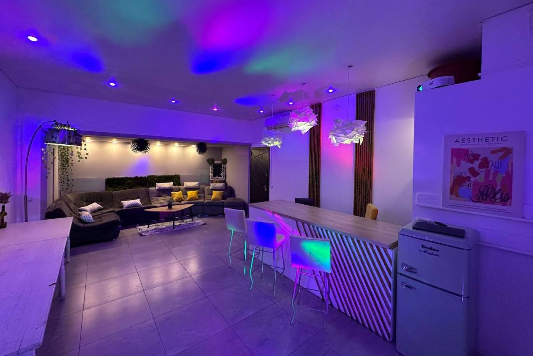 Уютная зона для отдыха в лофте