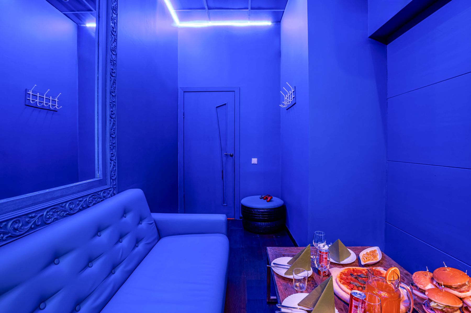 Стильная фотозона в лофте Индиго