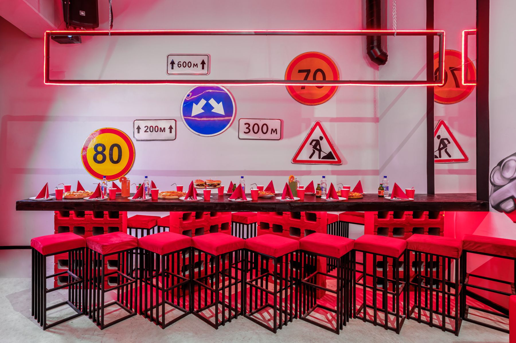 Караоке в лофте на Бауманской