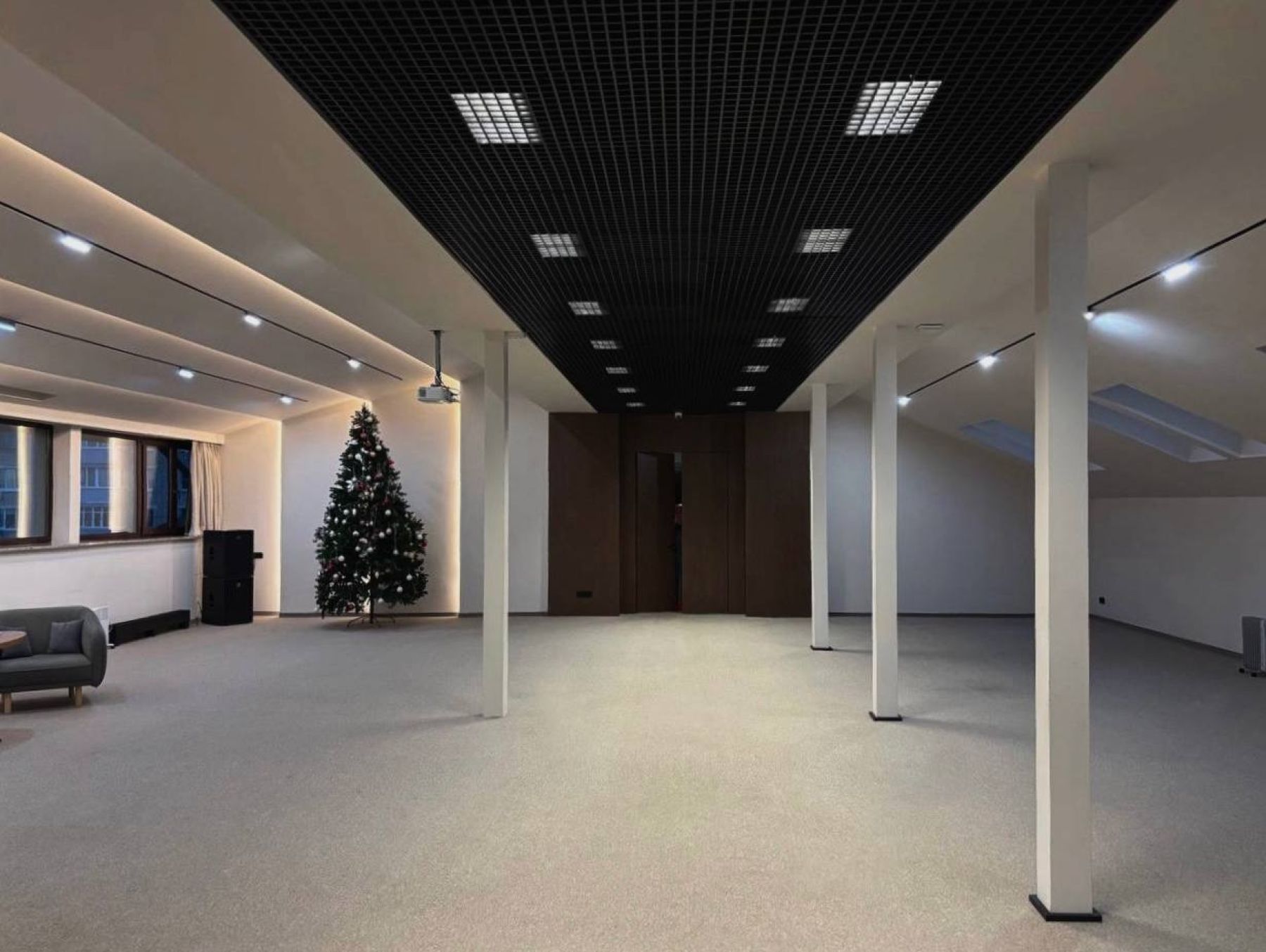 Торжественная атмосфера в ресторане