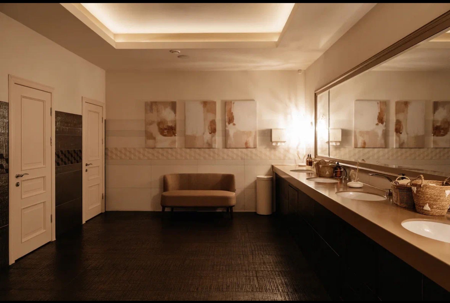 Просторный зал для мероприятий Eterno в Москве