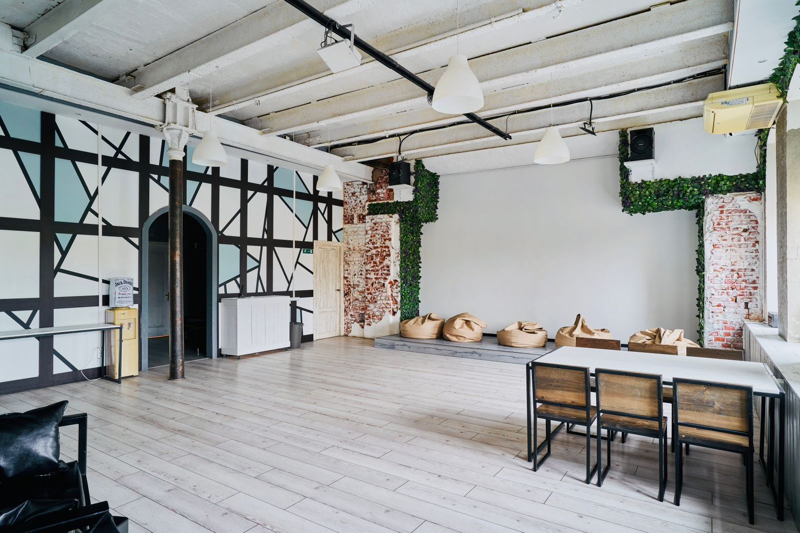 Интерьер светлого лофта