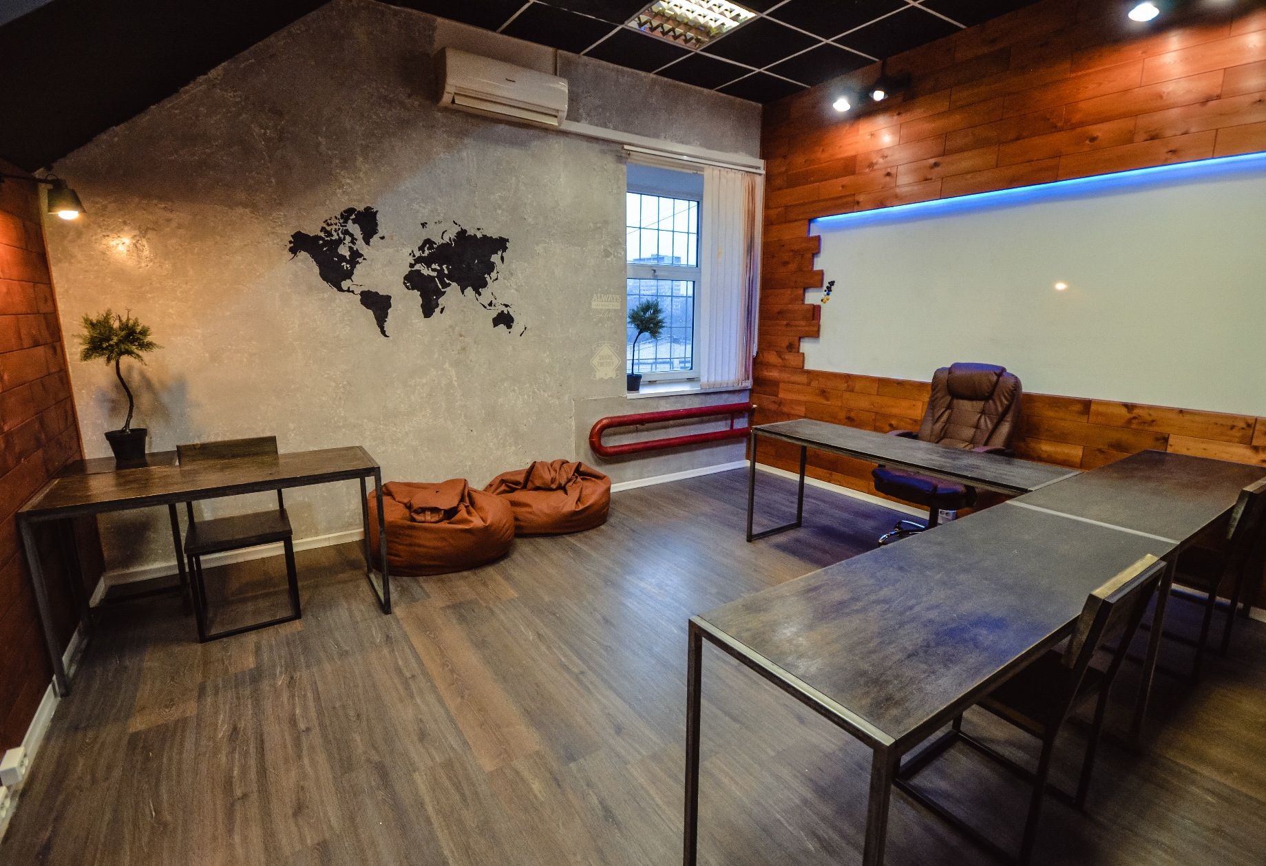 Офис с возможностью приносить еду и алкоголь