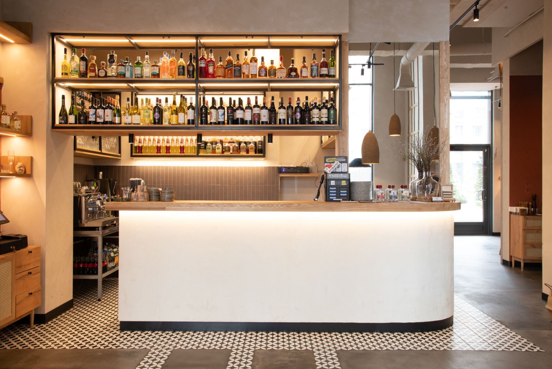 Сцена в грузинском ресторане Алубали