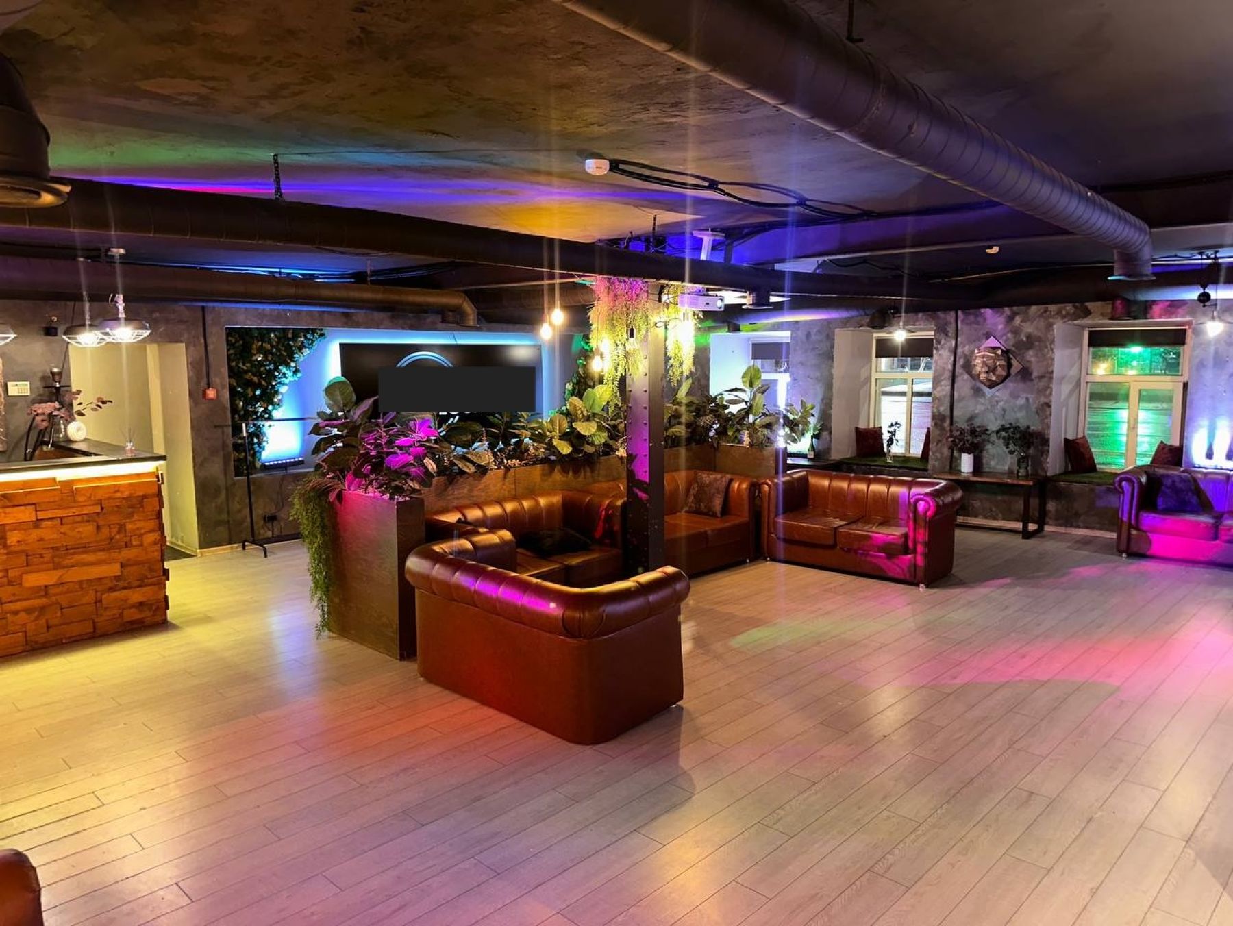 Барная стойка в лофте Blackberry