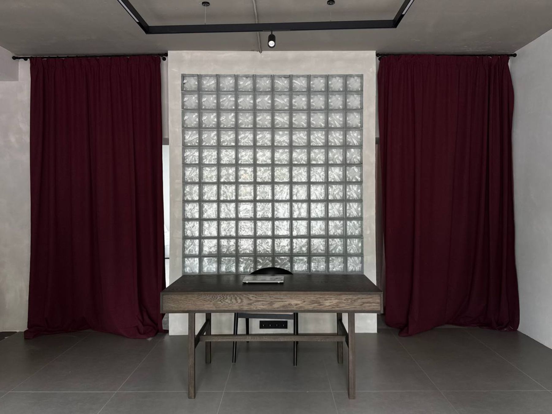 Культурный гараж - интерьер с дизайнерскими элементами