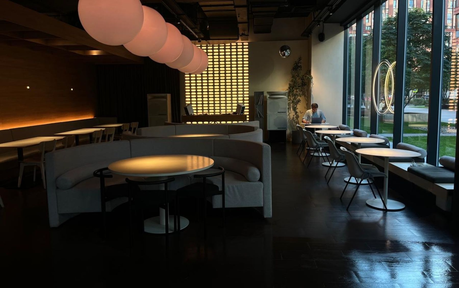 Кафе Petrushka Group на Соколе - общий вид