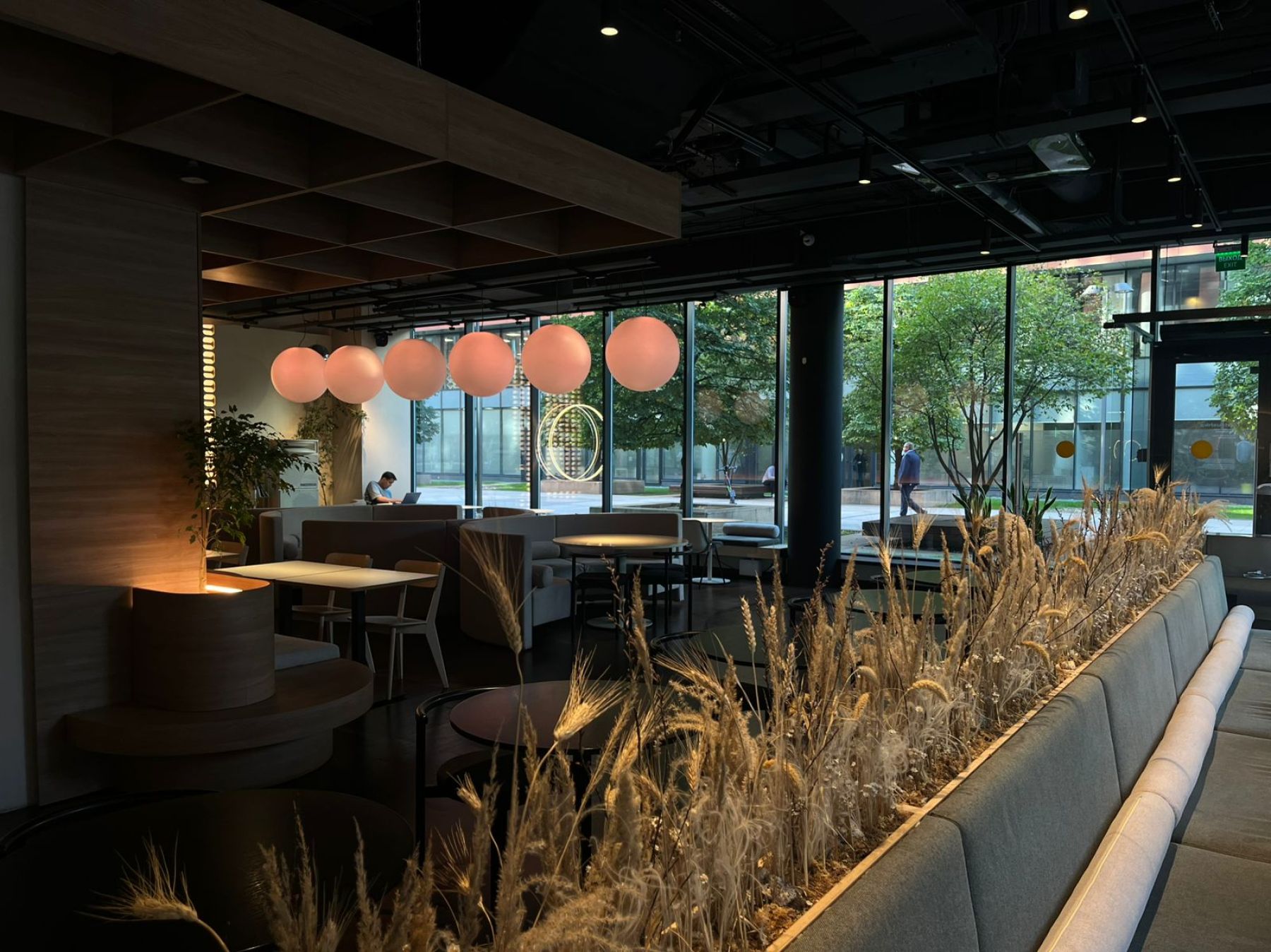 Зона для мероприятий в кафе на Соколе