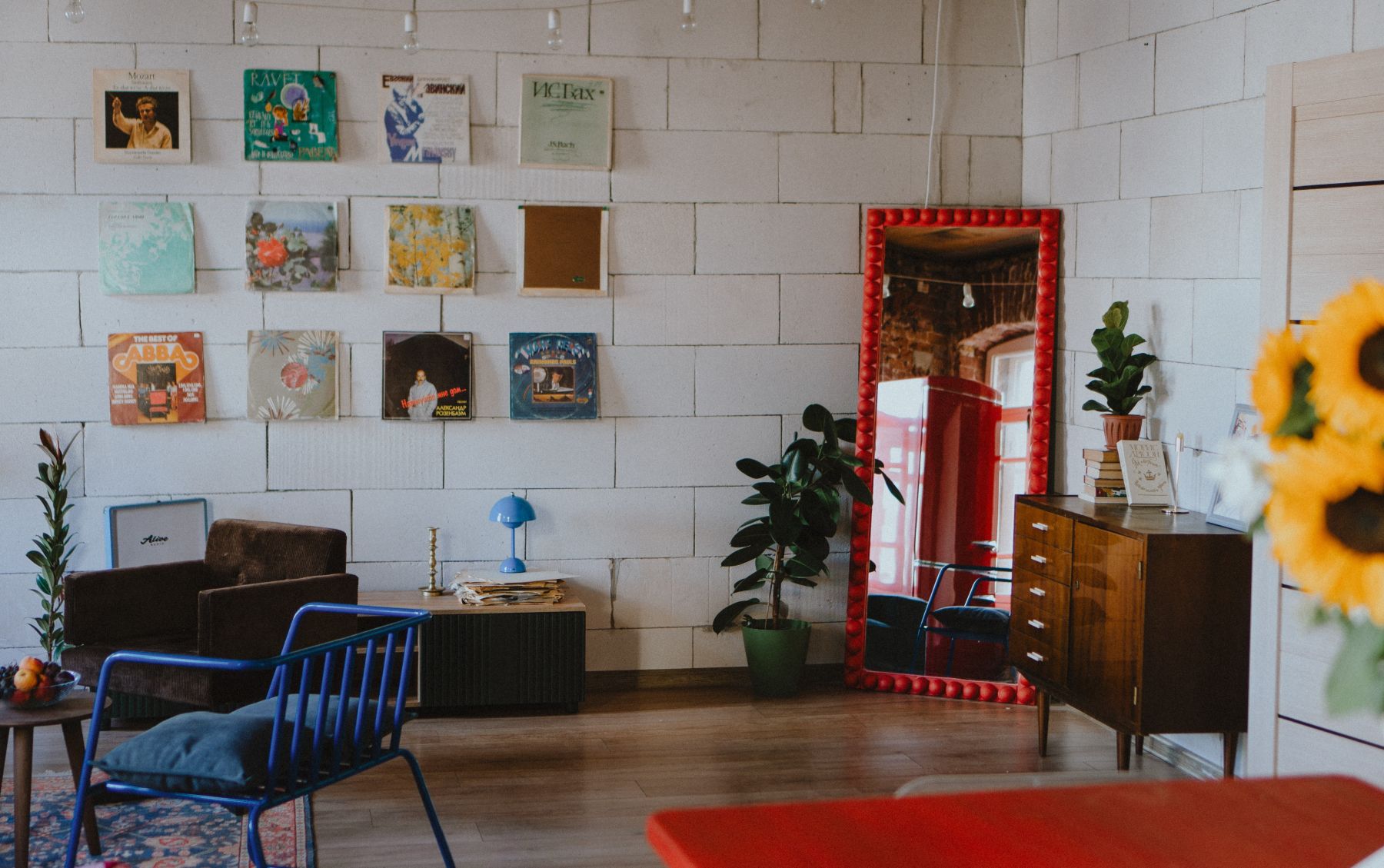 Уютный зал с кухней для мероприятий