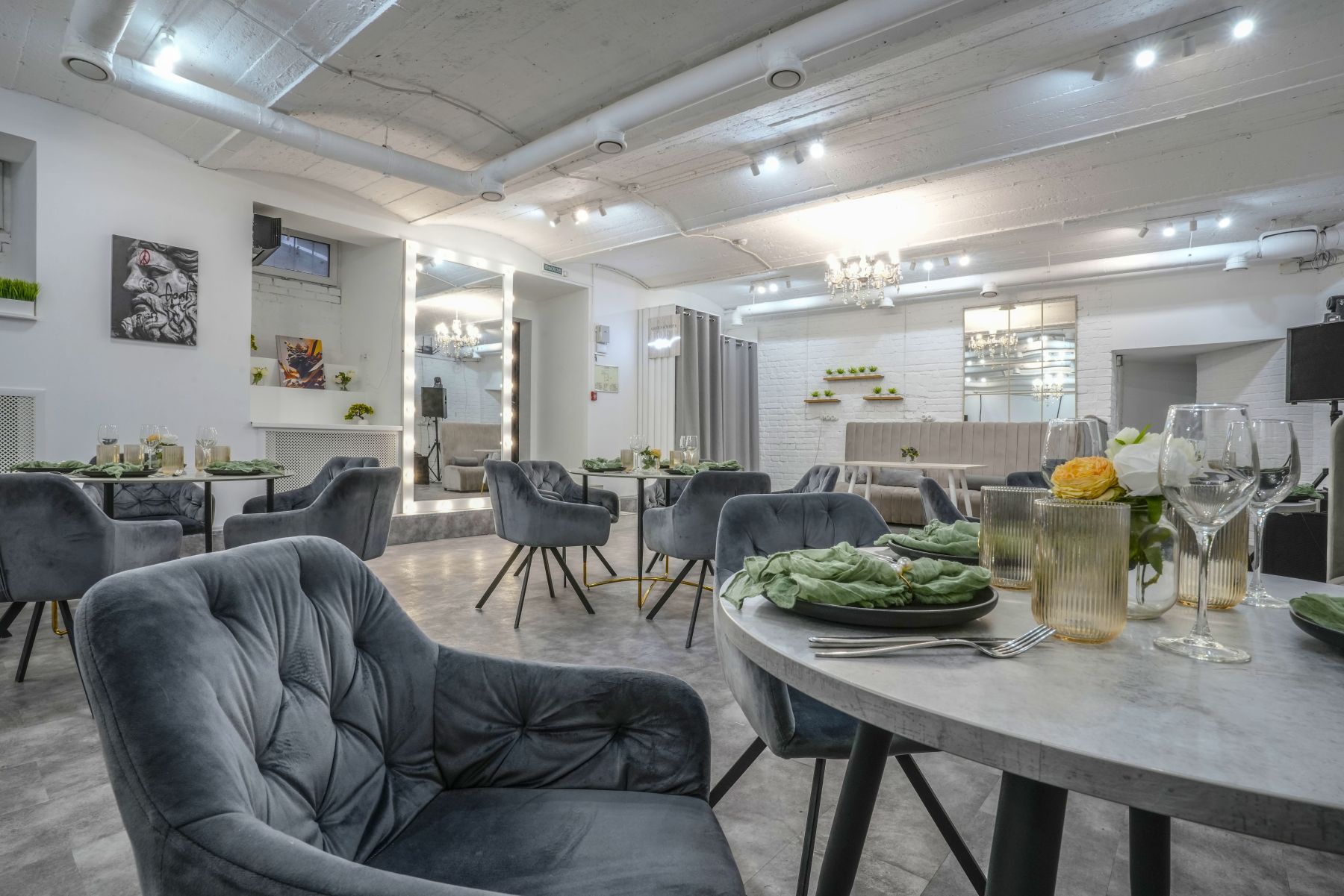 Уютная атмосфера для вечеринок в Green&White Loft