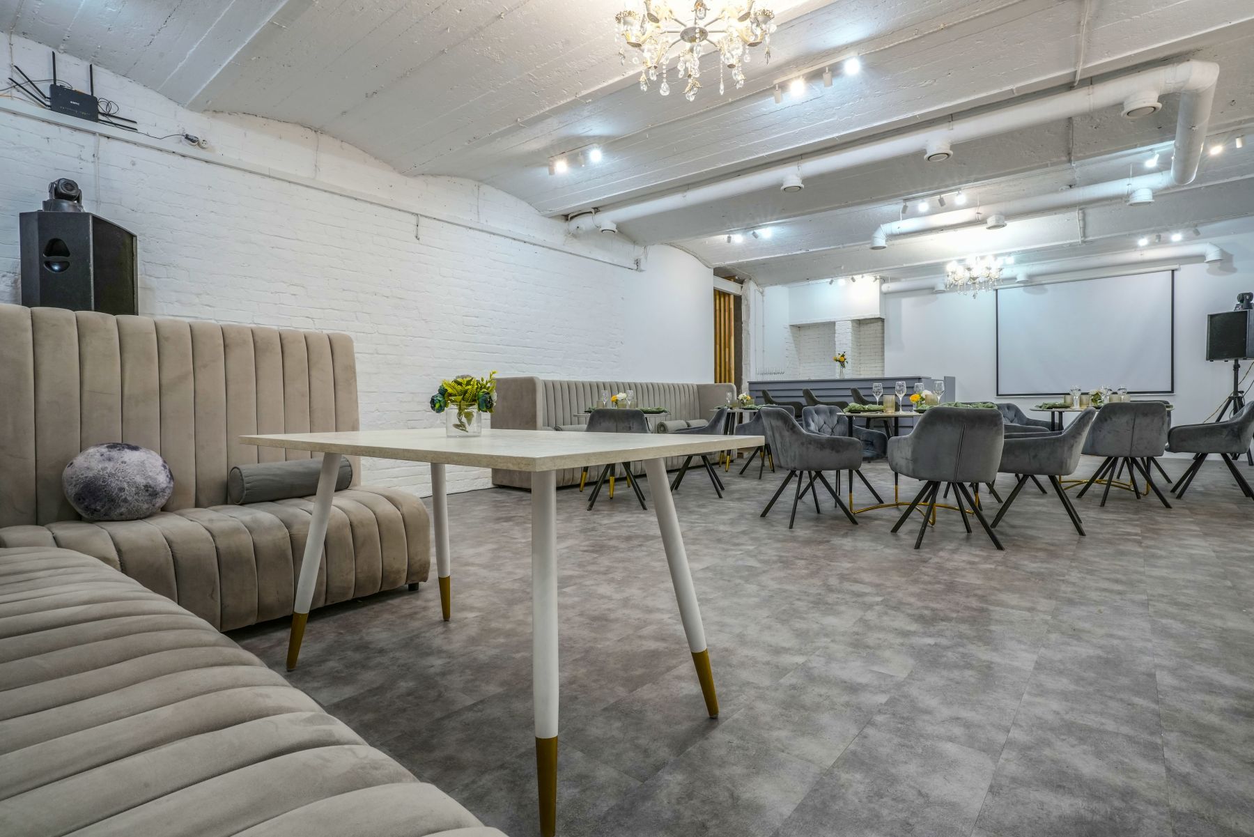 Светлое пространство Green&White Loft для свадеб