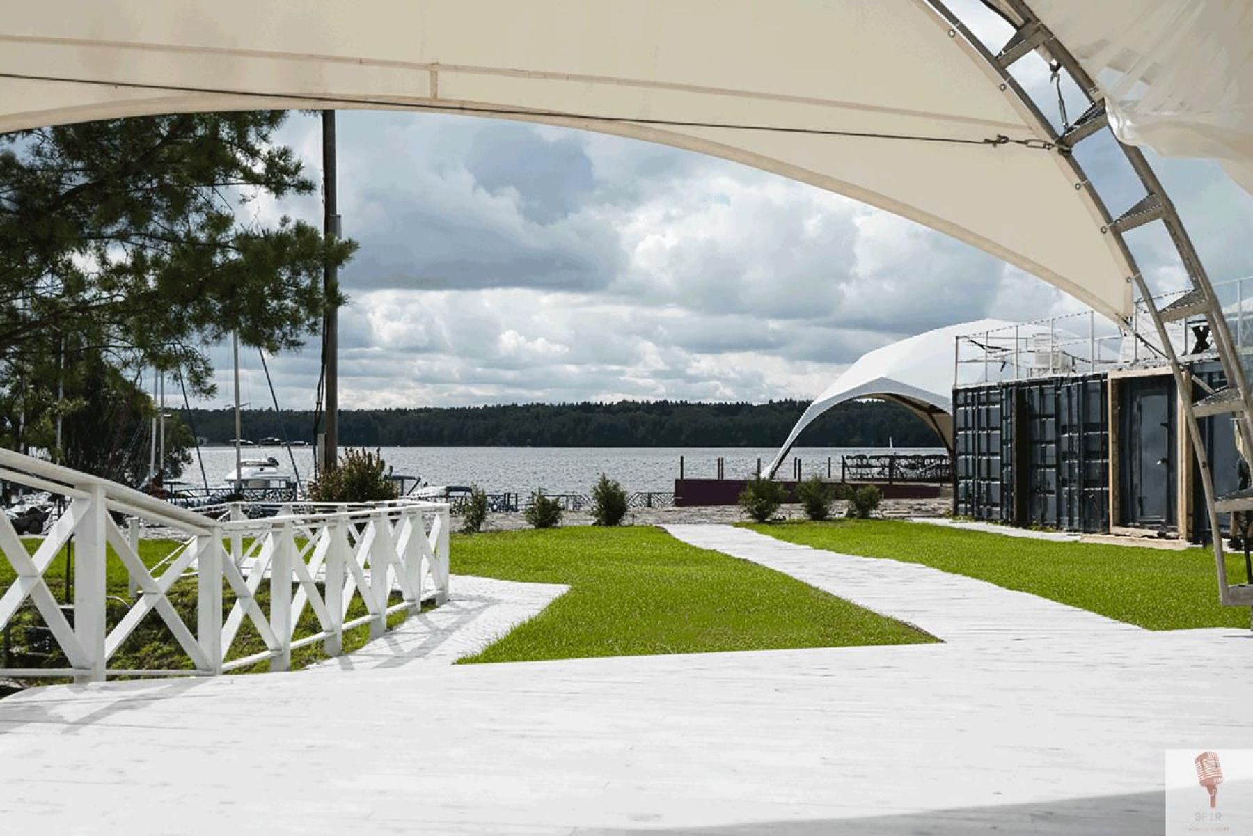 Интерьер шатра Эфир - уютное пространство для праздников