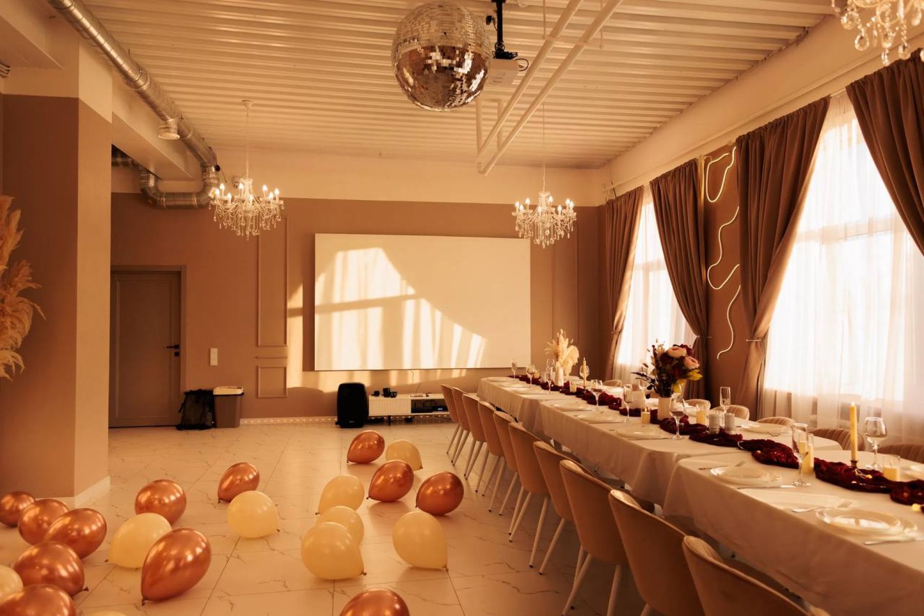 Караоке-зона в лофте Версаль