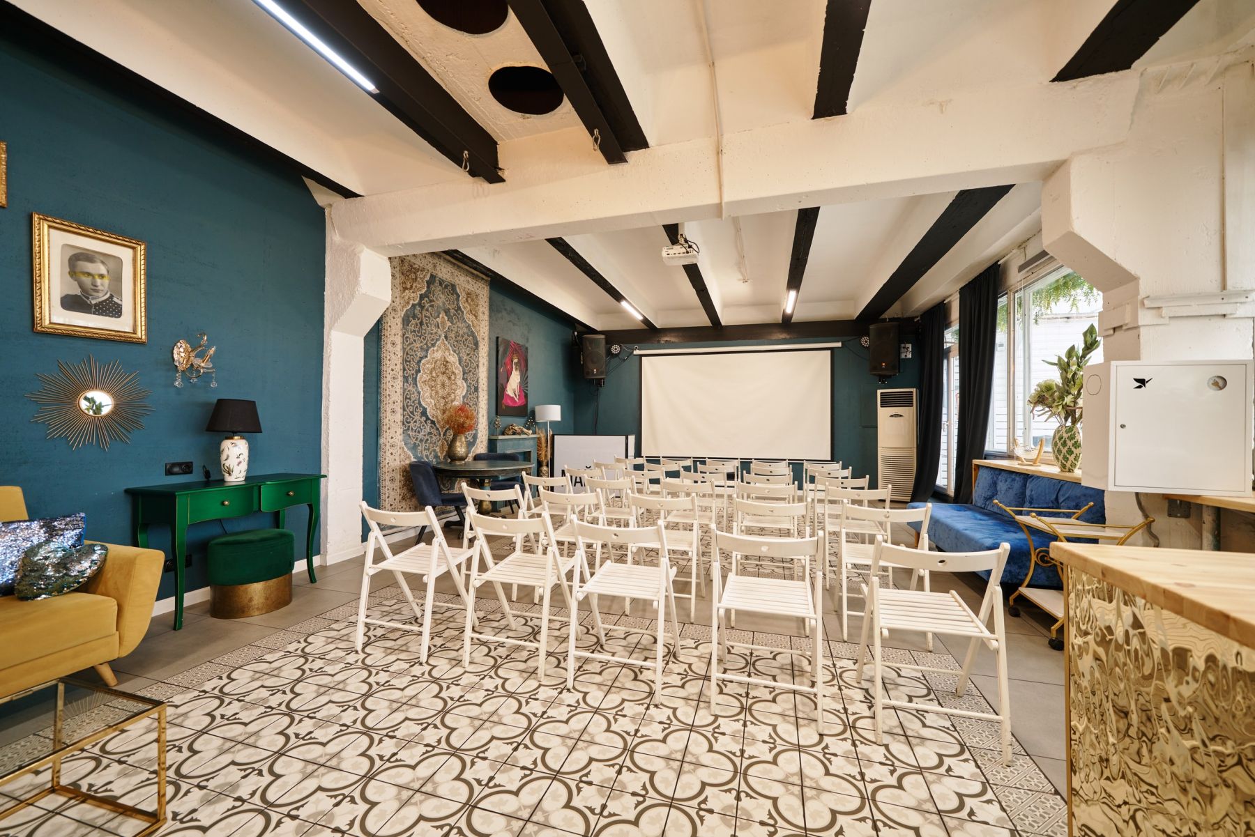 Веранда зала для мероприятий МАЙ