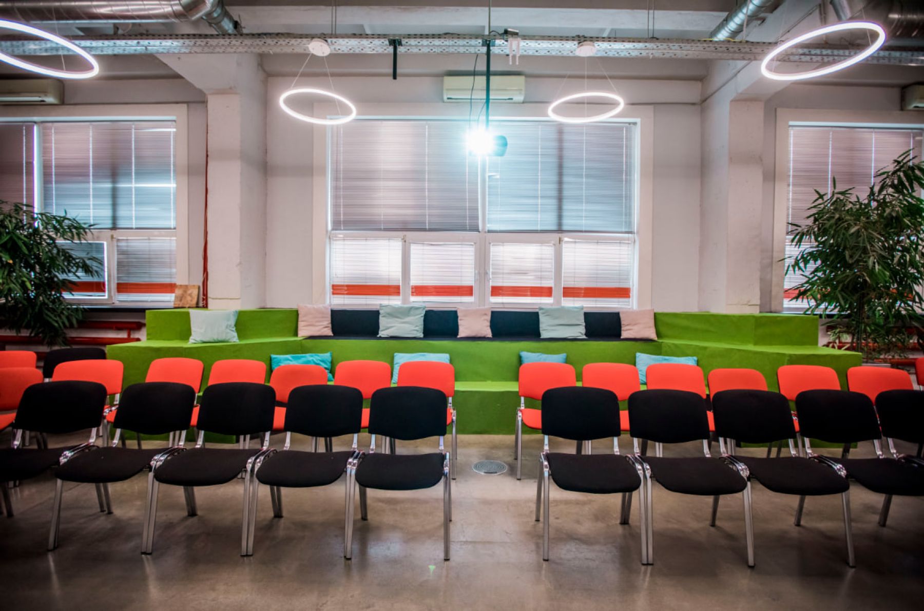 Гримерка для артистов в лофте на Кожуховской