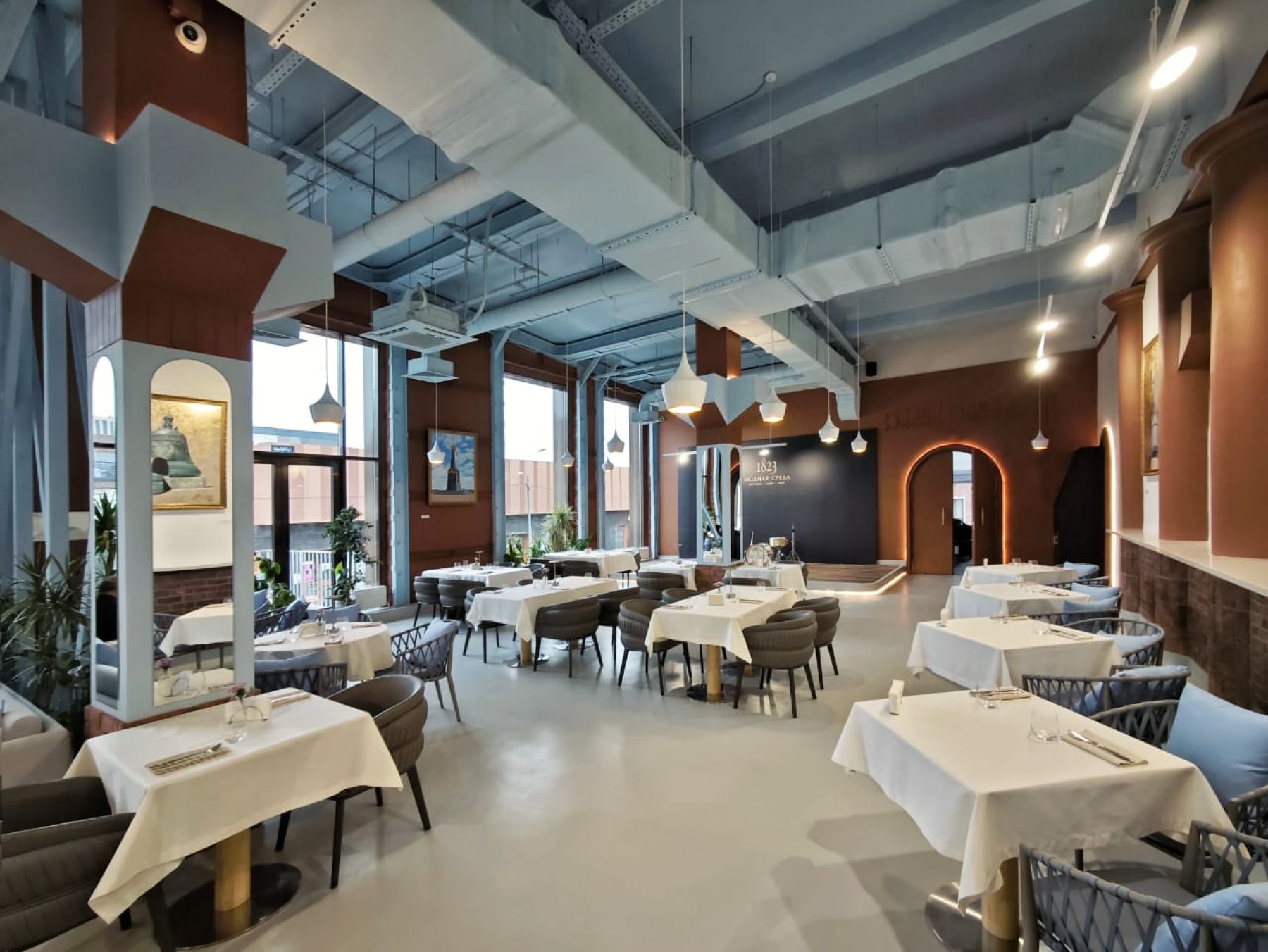 Музыкальное сопровождение в клубе Модная среда