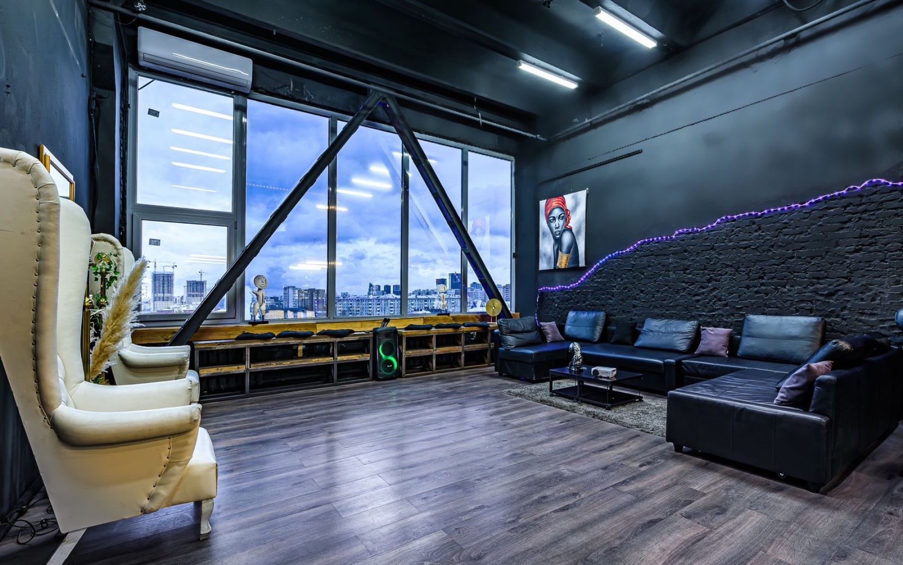 Панорамный лофт на Бауманской, Москва