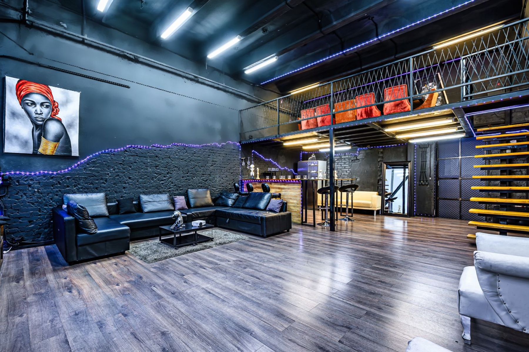 Караоке в панорамном лофте