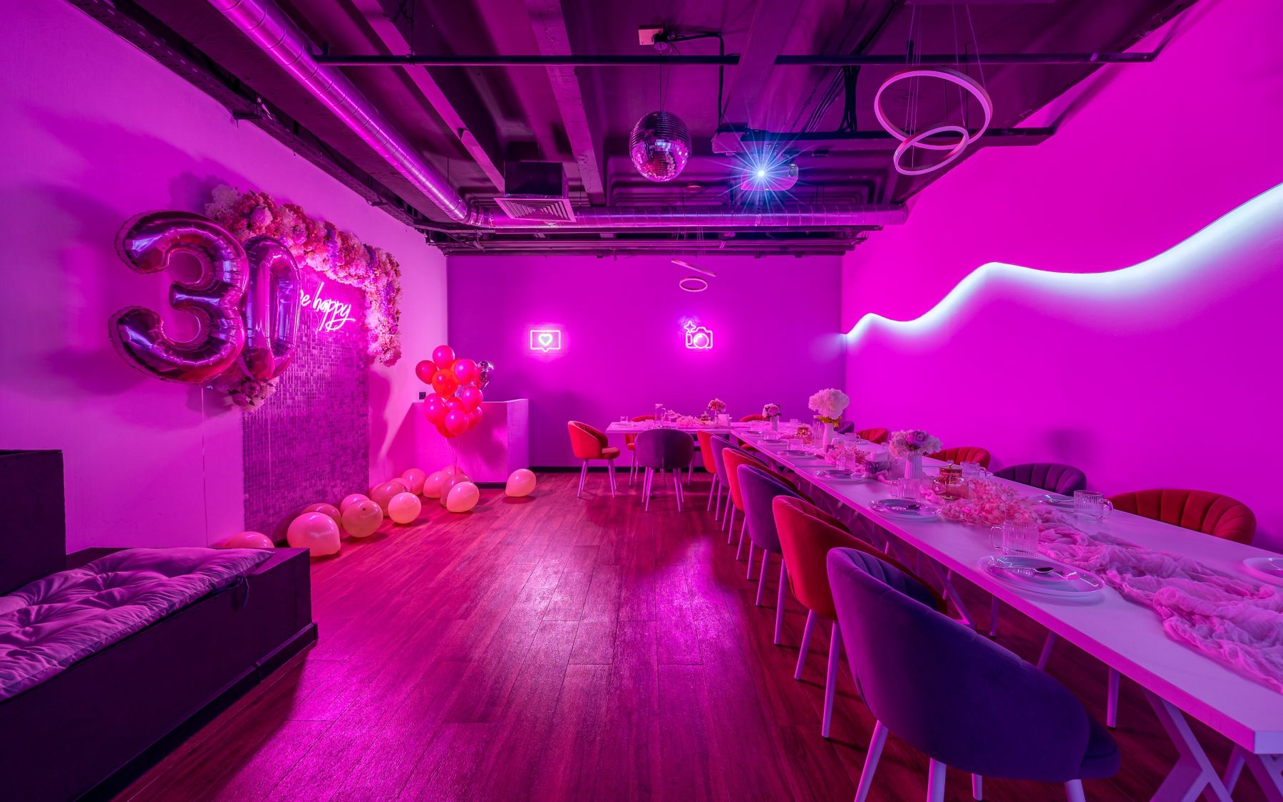 Лофт Пёрпл с диско-шаром и караоке