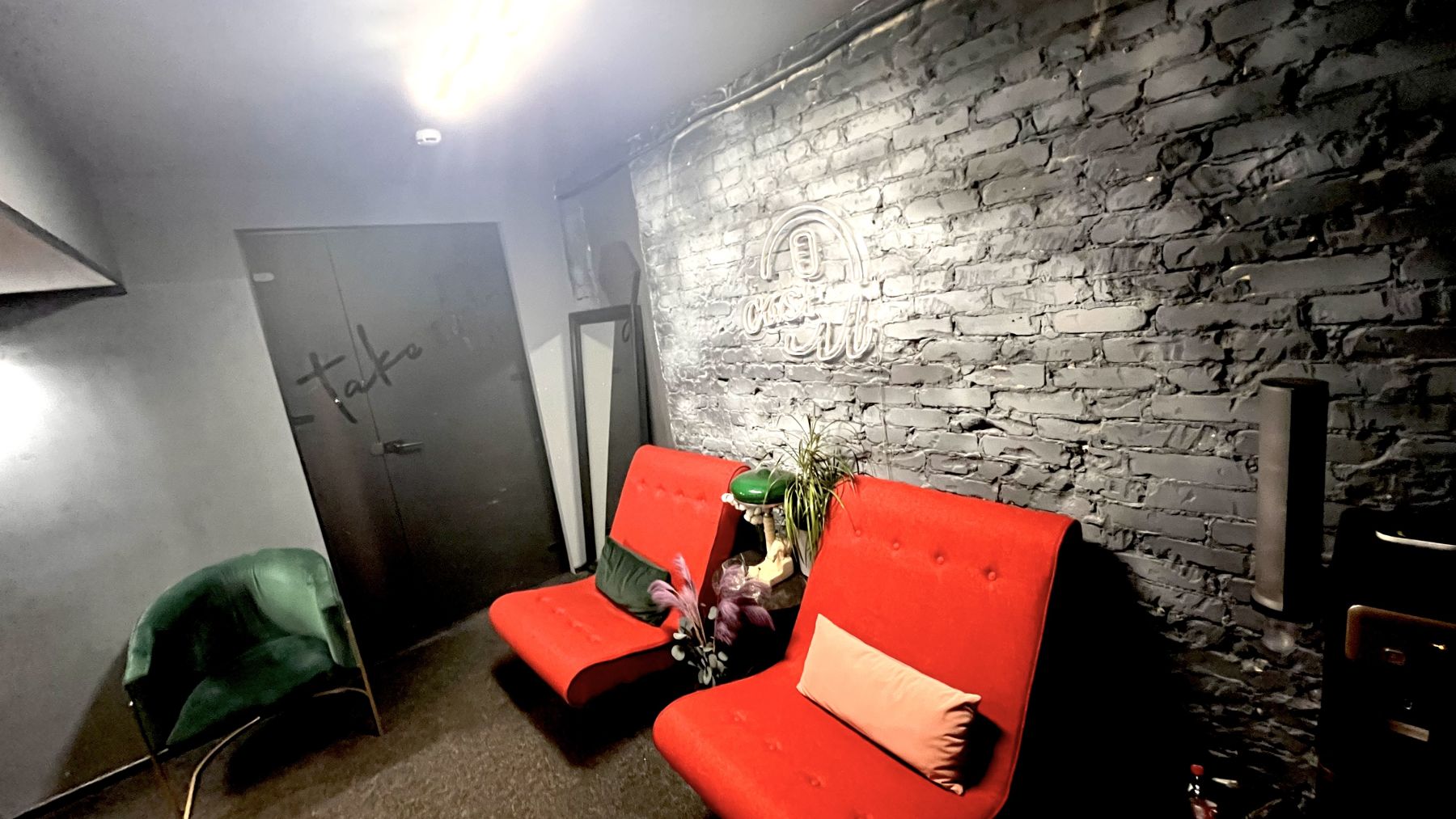 Гримерная комната в креативном пространстве