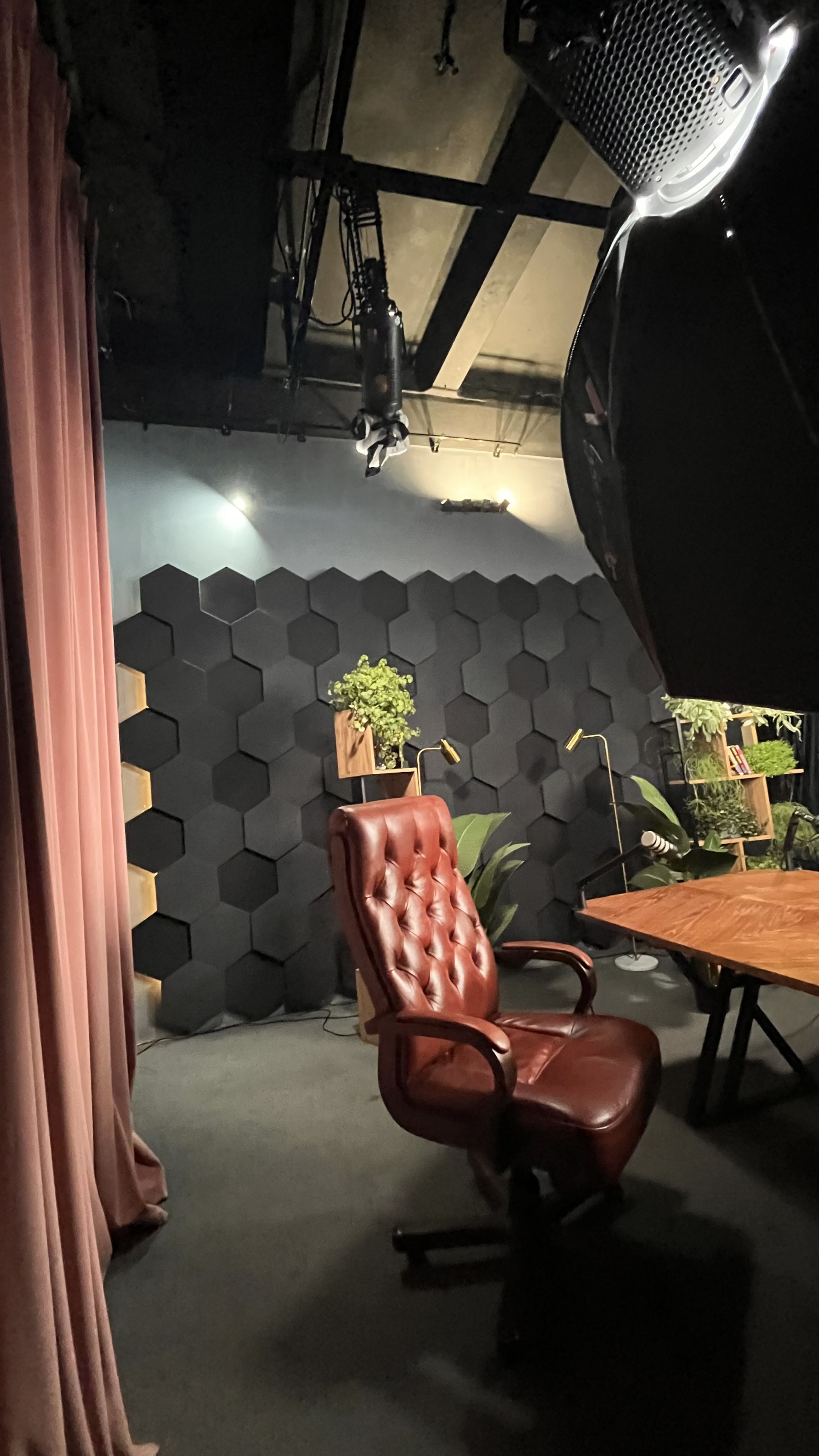 Зона для встреч и фотосессий в лофте