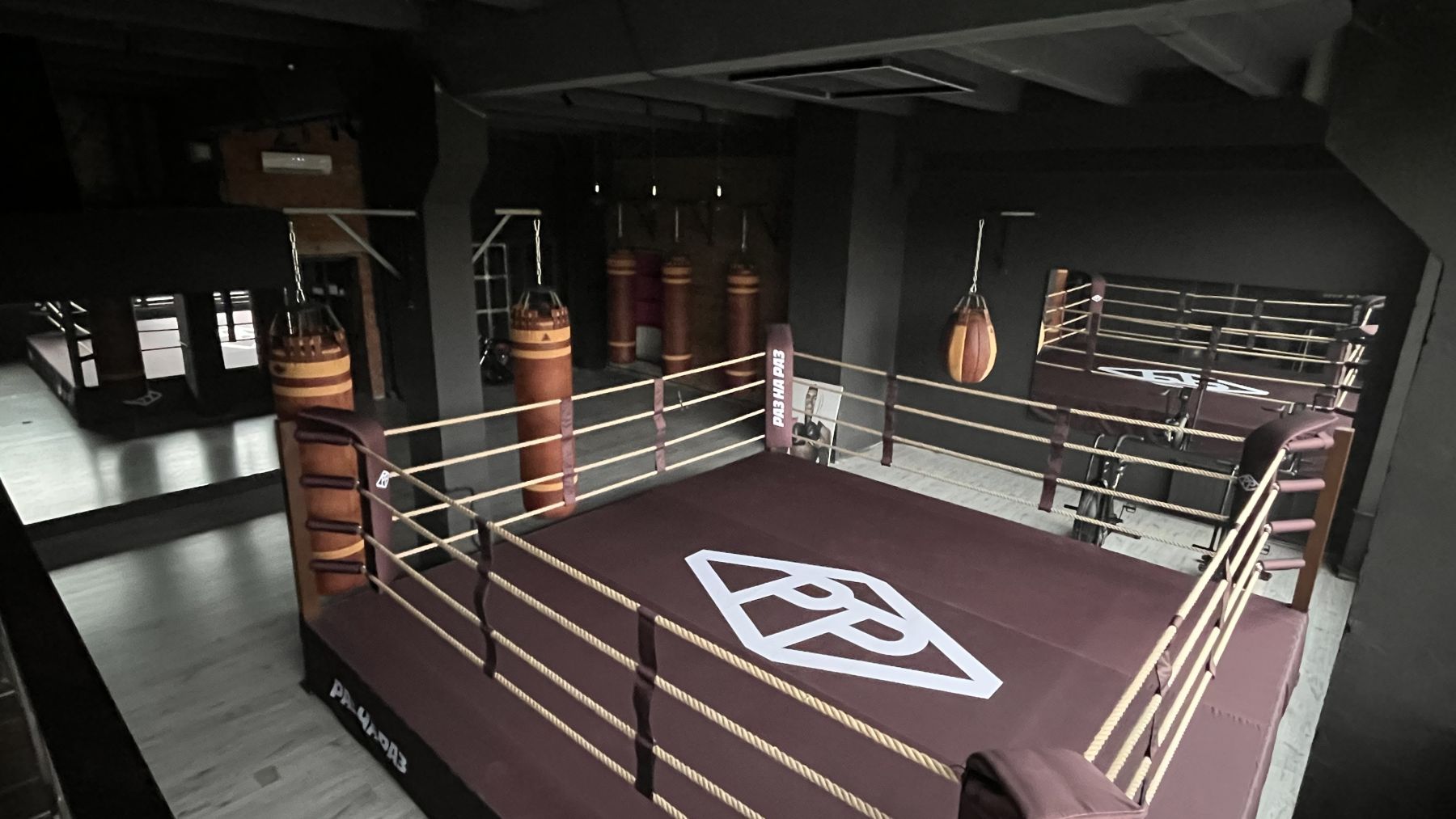 Зона отдыха в спортивном лофте