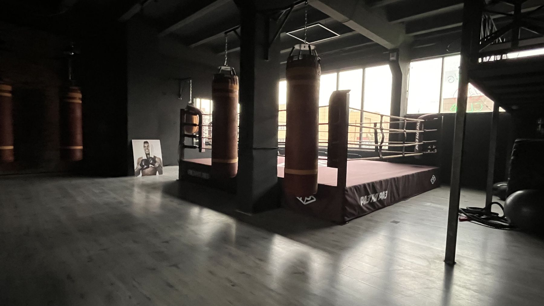 Световое оборудование в лофте