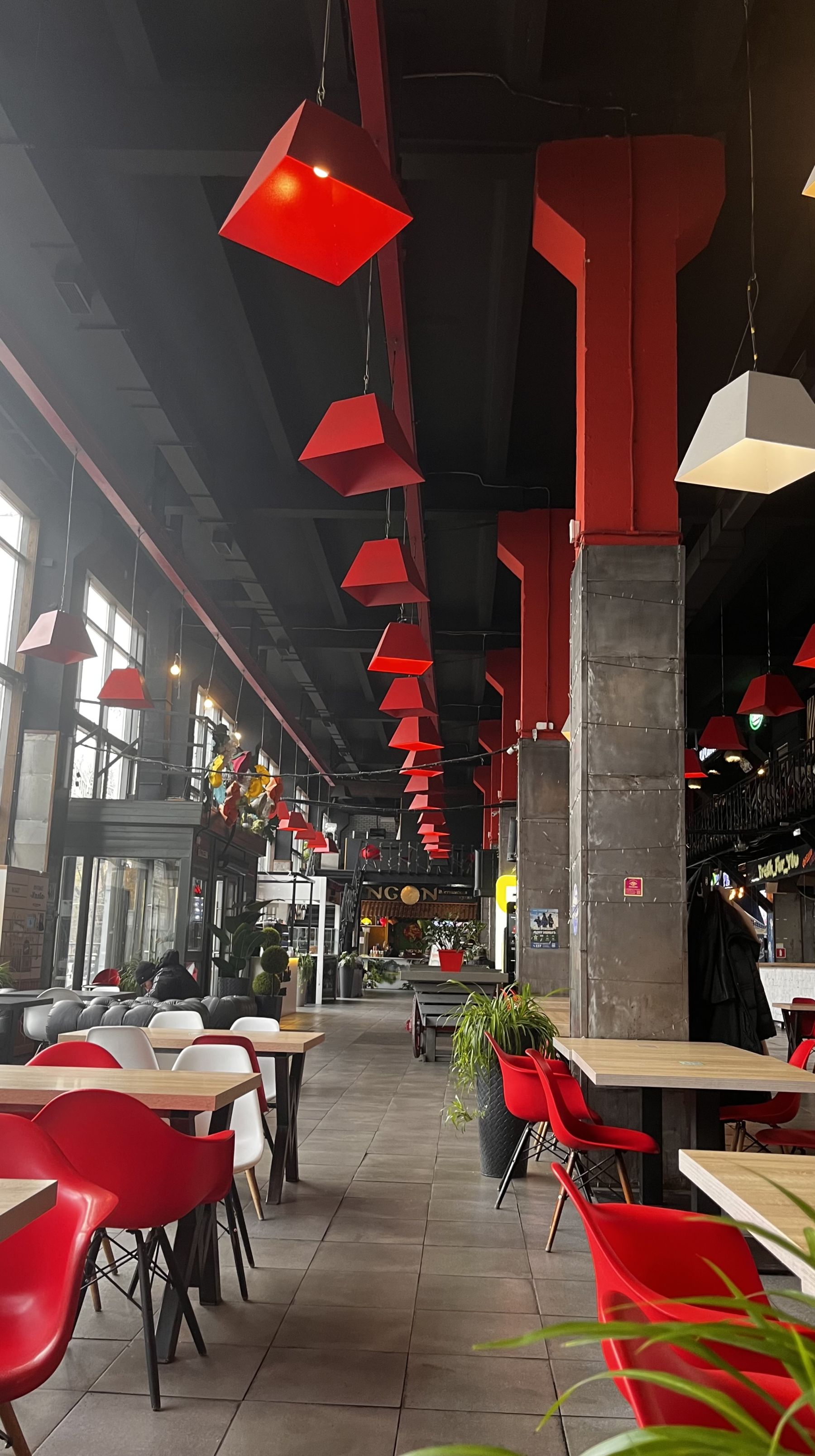 Сцена для мероприятий в лофте