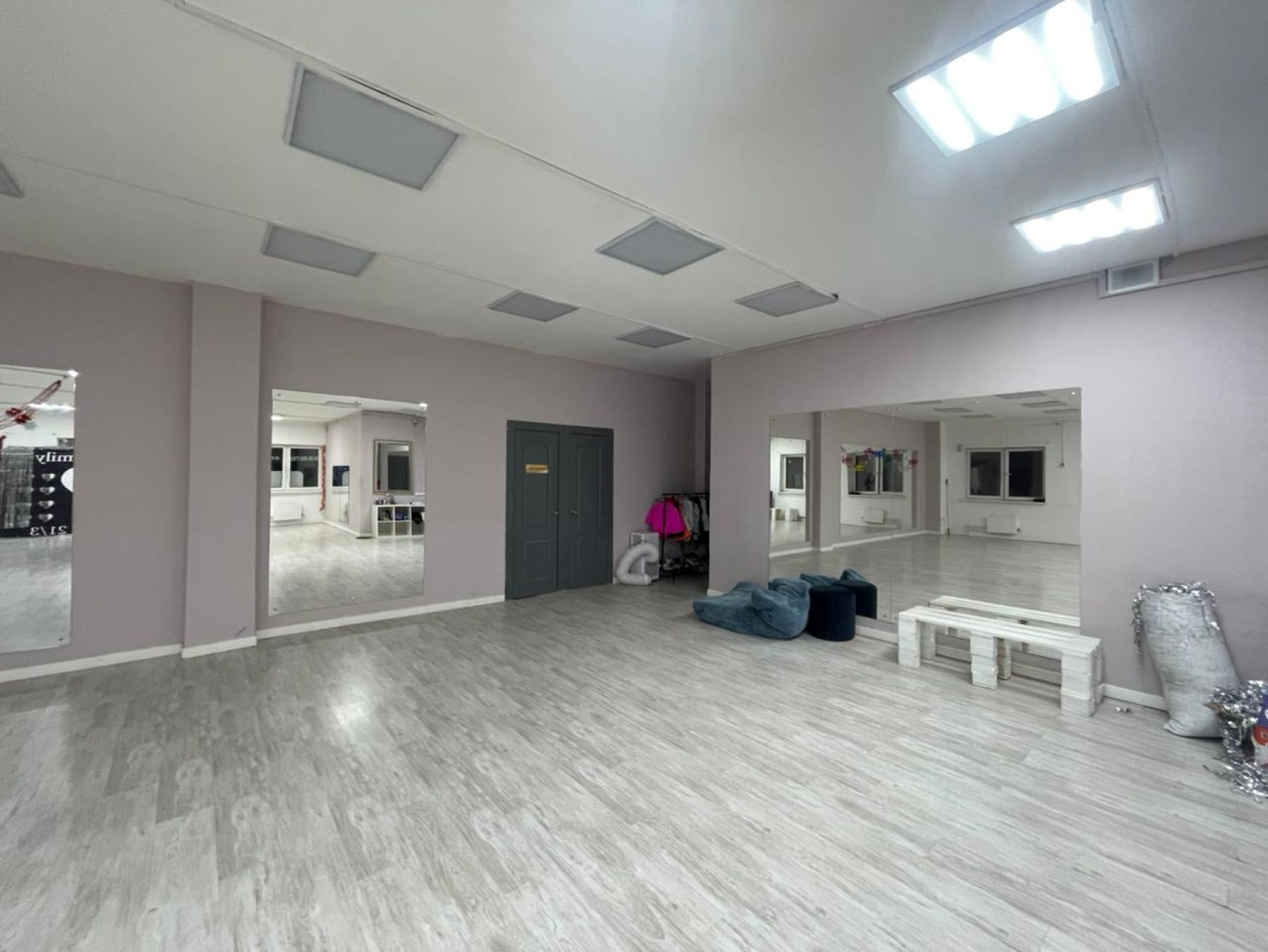 Кухня в лофте для мероприятий