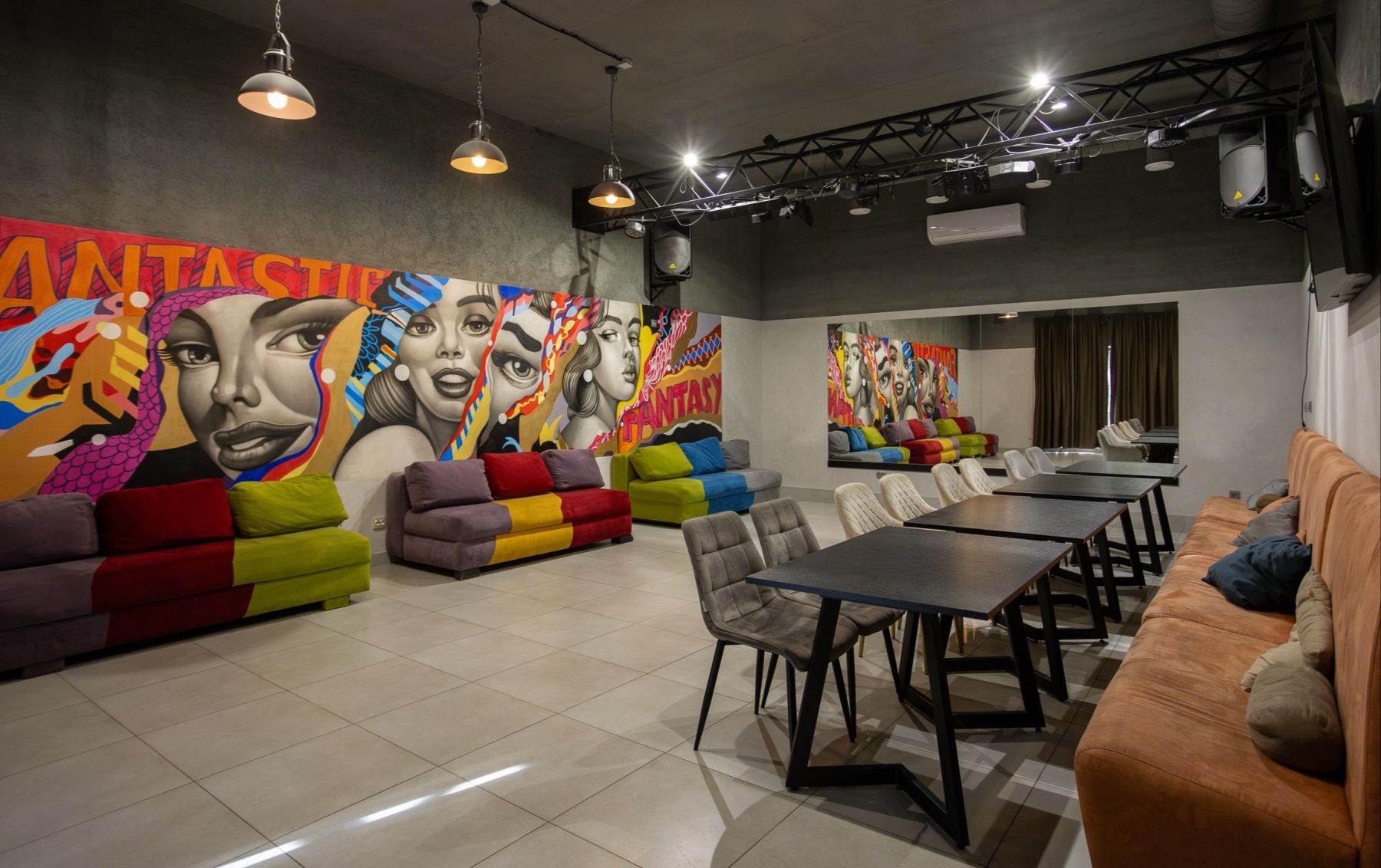 Стильный лофт для мероприятий в Москве