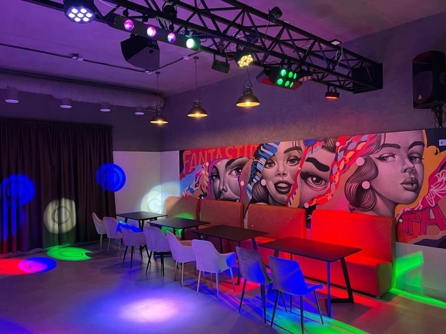 Кухня в арендованном лофте