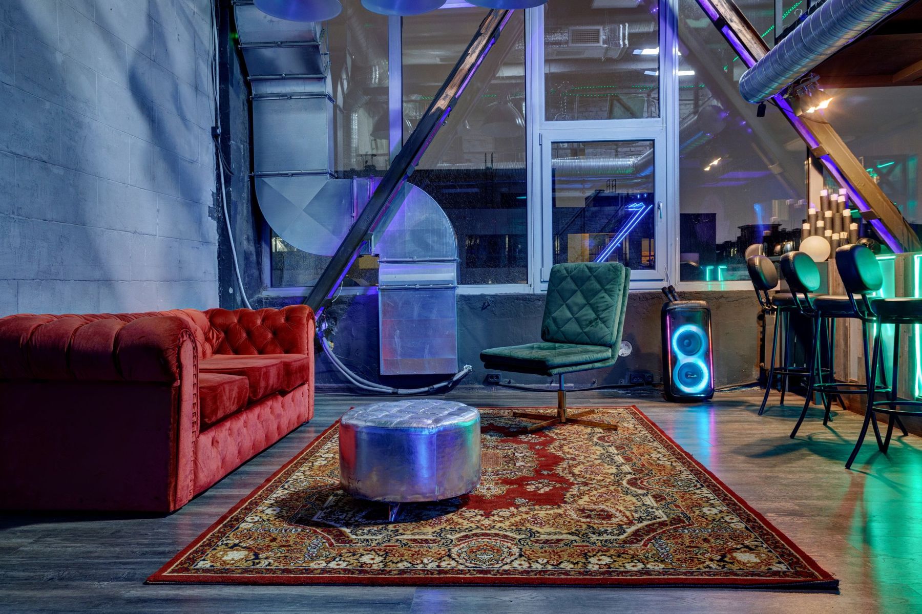 Барная стойка в лофте на Верхней Красносельской