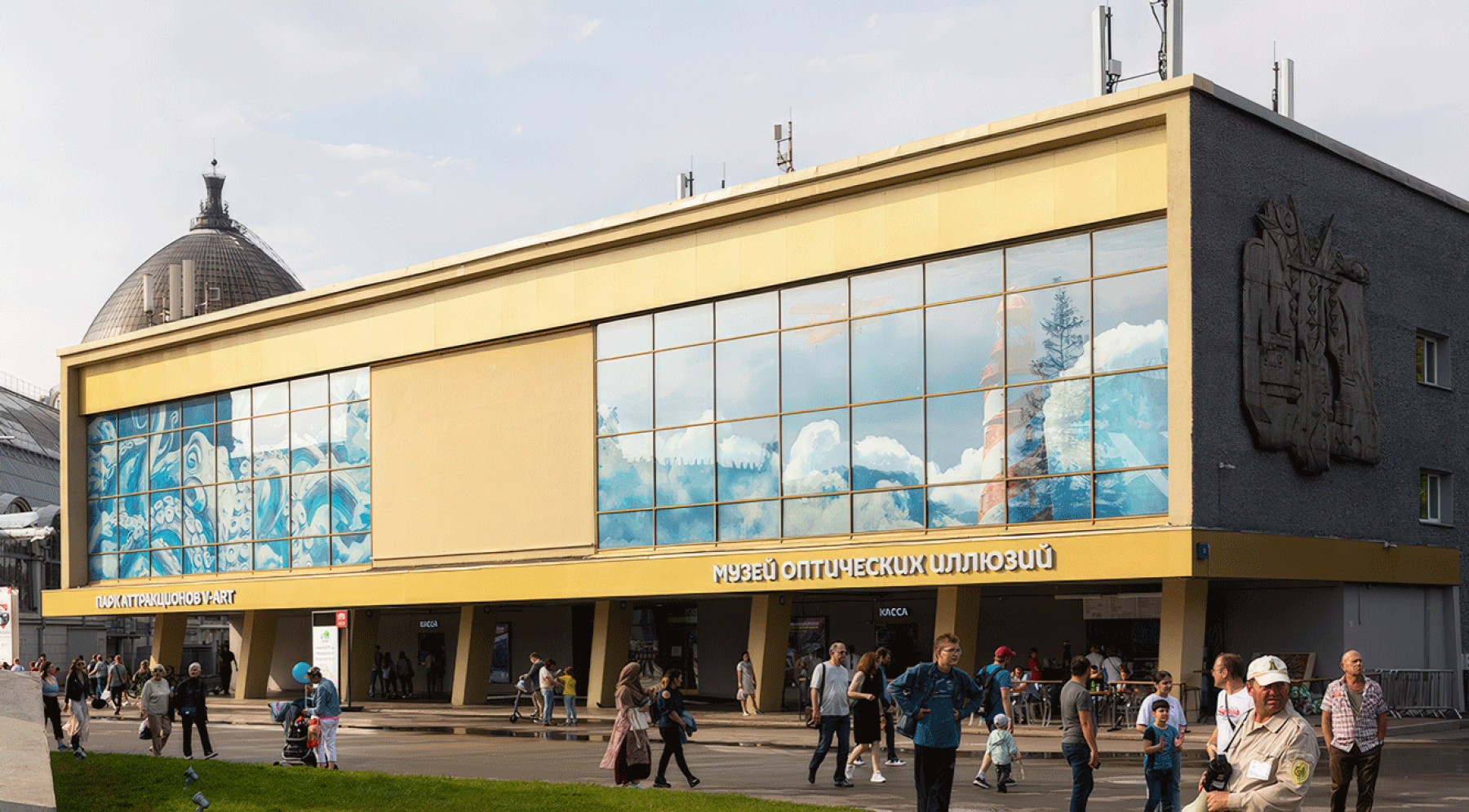 Просторное фойе Росконгресс на ВДНХ