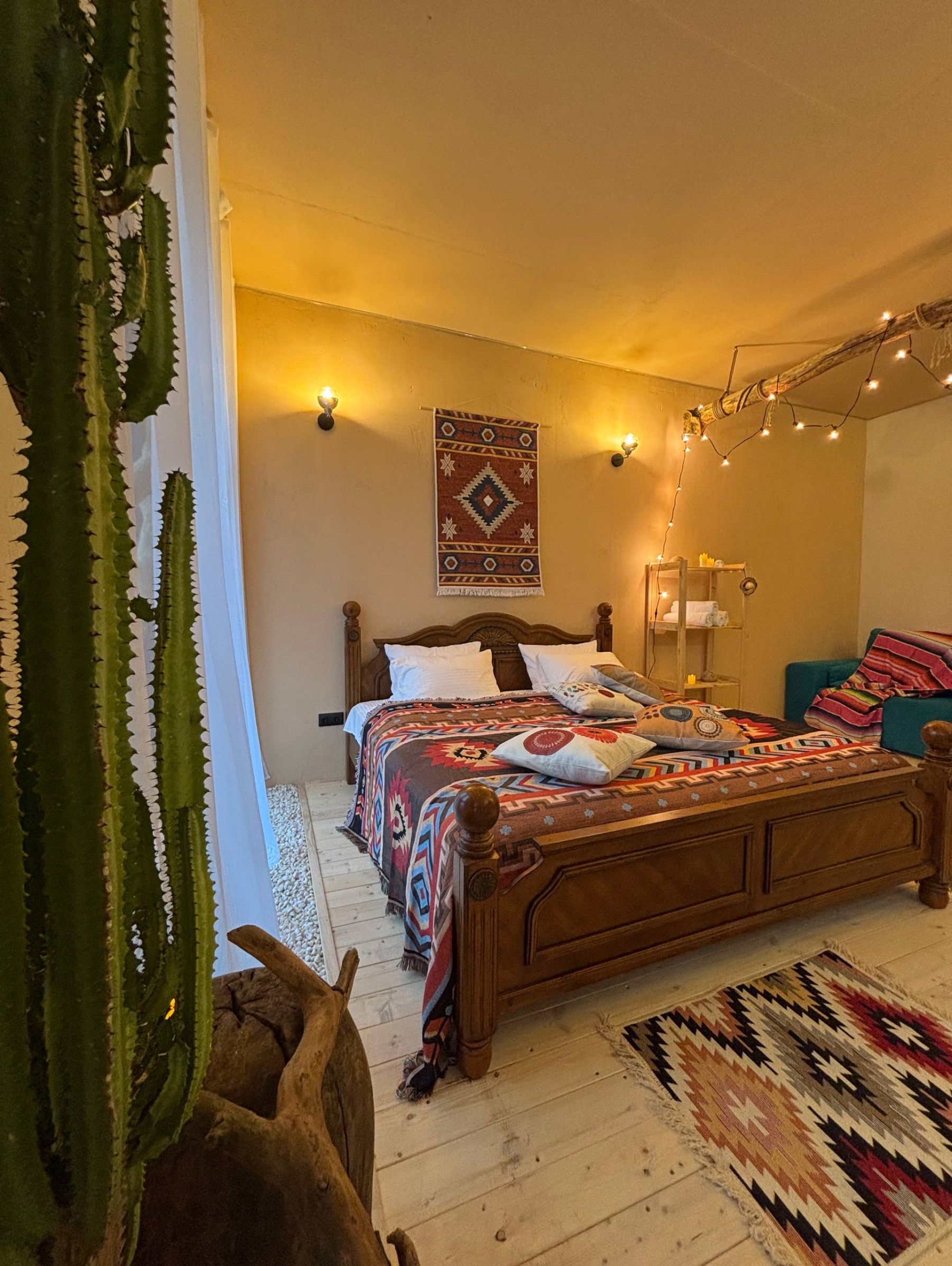 Комфортная зона отдыха в лофте Мексика