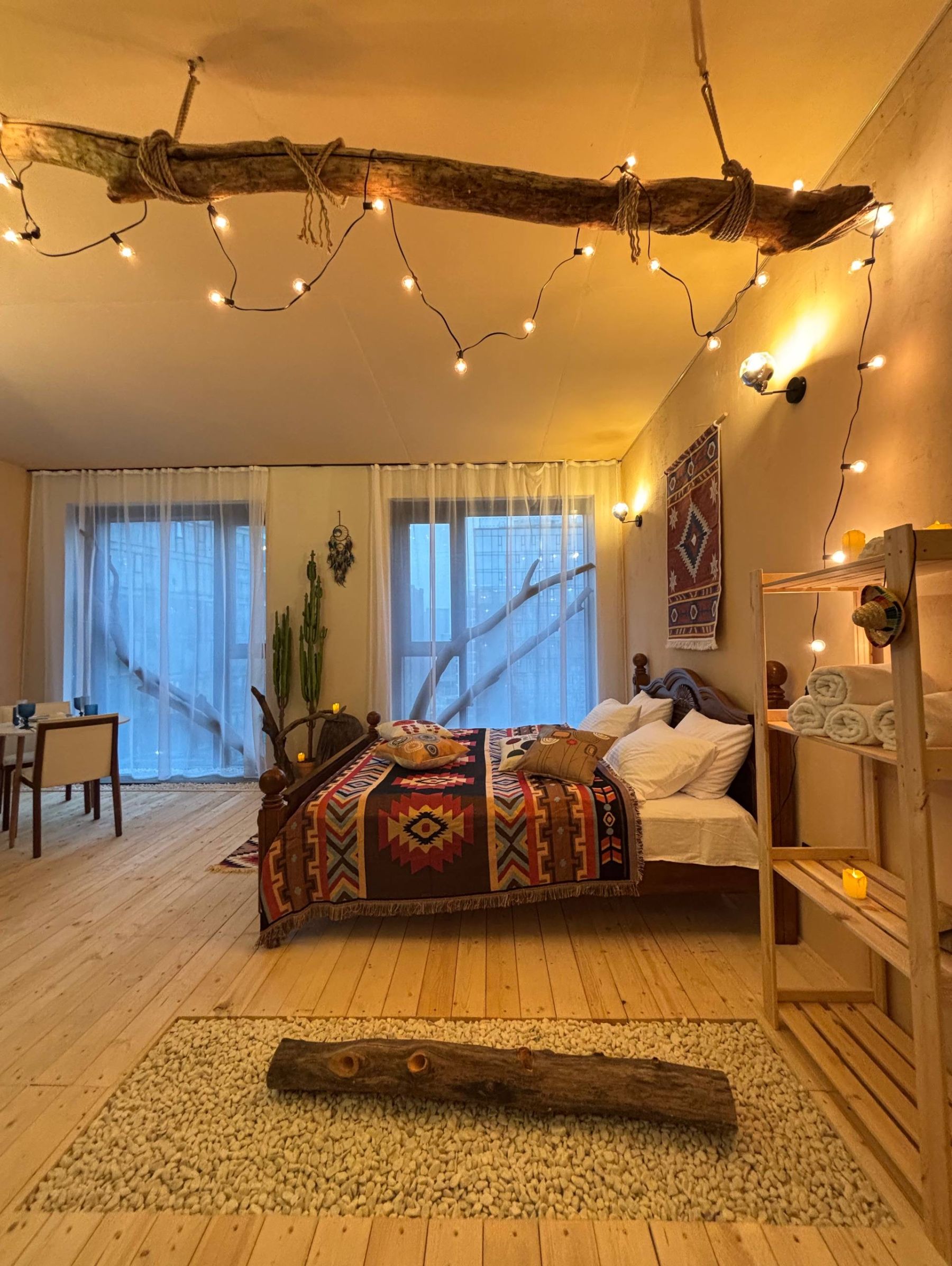 Дизайнерский интерьер лофта Мексика в Москве